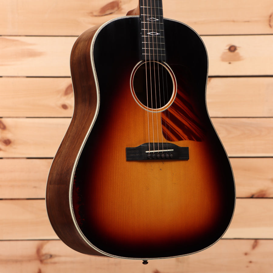 Eastman E22SS dreadnought acoustic guitar sunburst finish with white binding and rosewood back