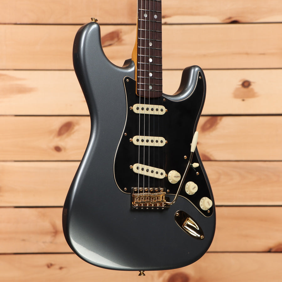 Fender Custom Shop 1965 Dual Mag Stratocaster electric guitar Charcoal Frost Metallic with single-coil pickups