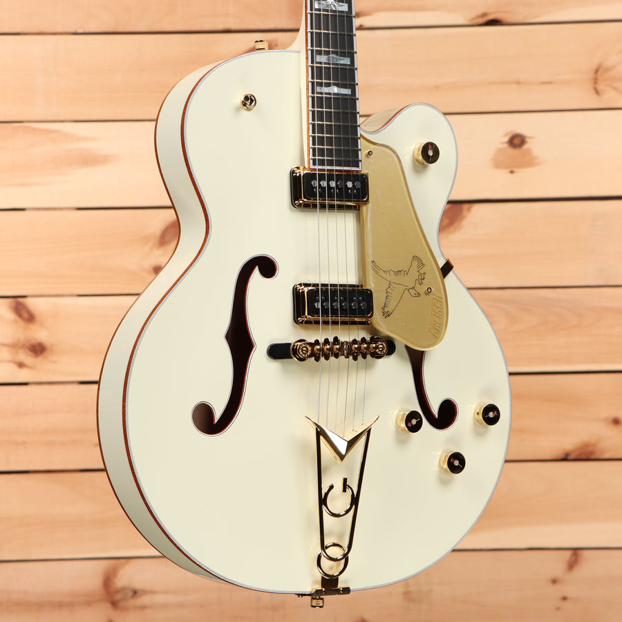 Gretsch G6135-55 Vintage Select Edition Falcon semi-hollow electric guitar White Lacquer with Bigsby tremolo