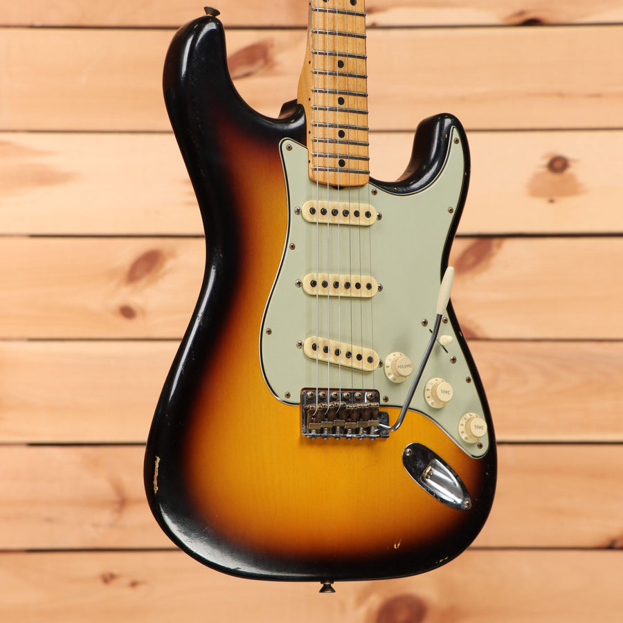 Fender Custom Shop Limited Paul Waller Masterbuilt 1959 Stratocaster Relic Faded 3-Color Sunburst electric guitar with single-coil pickups