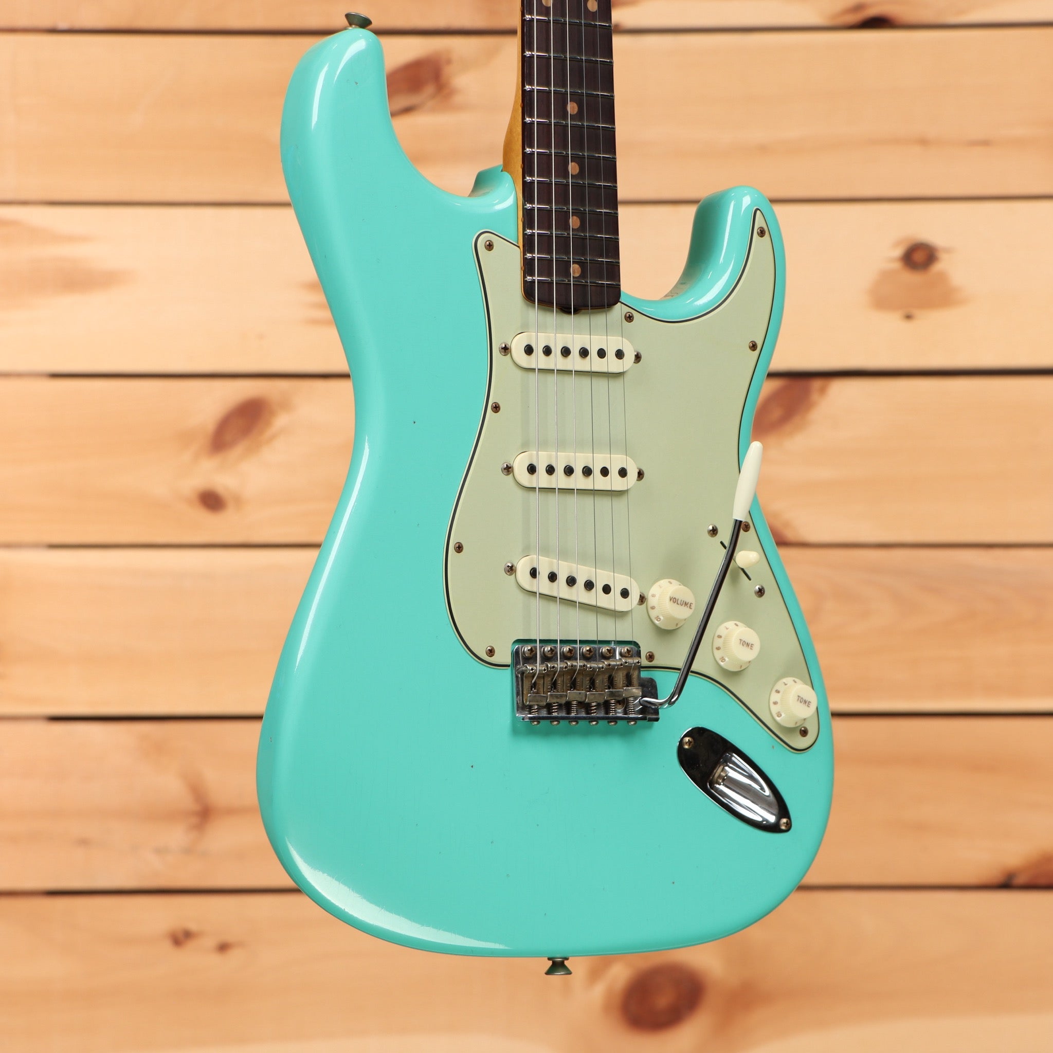Fender Custom Shop Limited 59 Stratocaster Journeyman Relic electric guitar Sea Foam Green with aged single-coil pickups