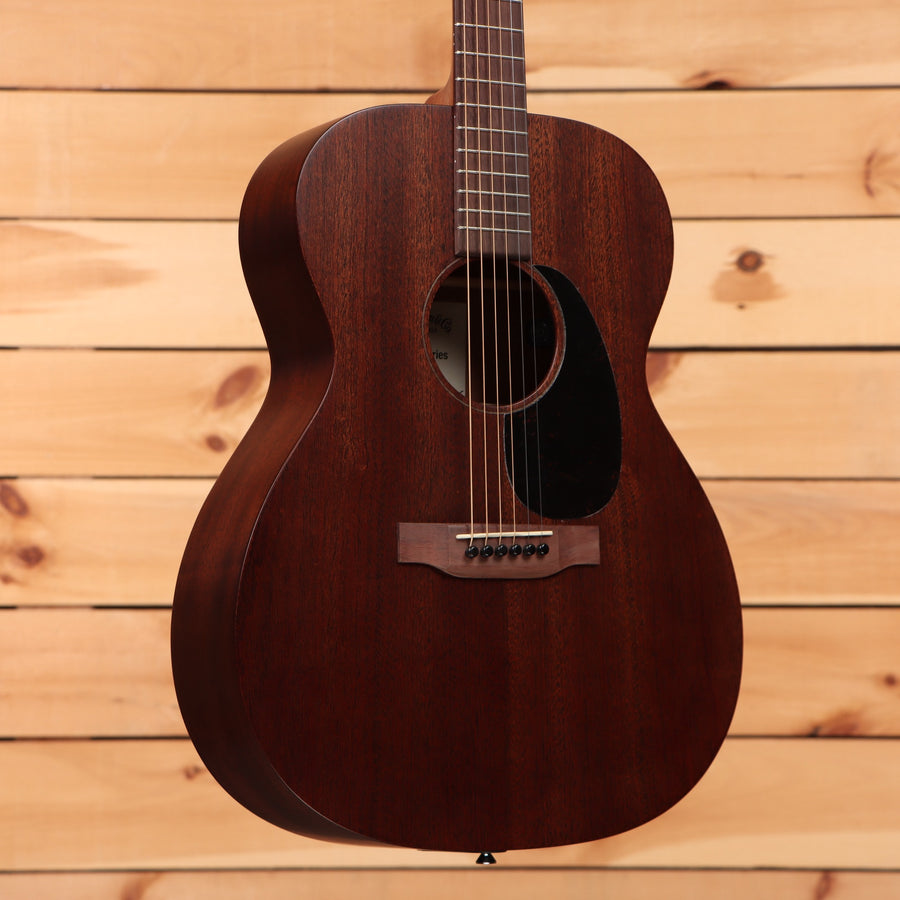 Martin 000-10E Retro acoustic-electric guitar Natural finish all-sapele top back and sides with dark rosewood fretboard
