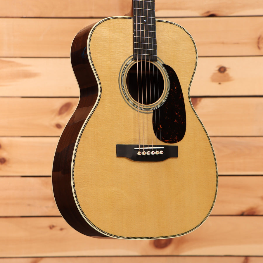 Martin 00-28 Concert acoustic guitar Natural finish with rosewood back and sides and herringbone body binding