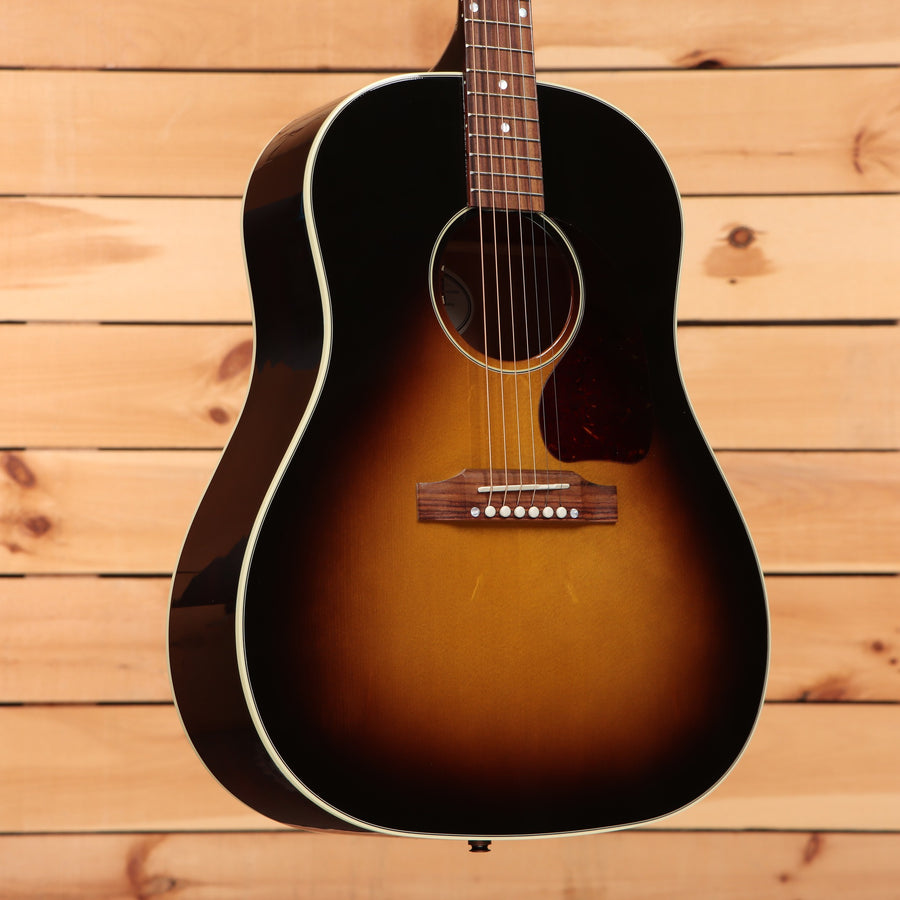 Gibson J-45 Standard acoustic guitar Vintage Sunburst with tortoise pickguard and rosewood bridge