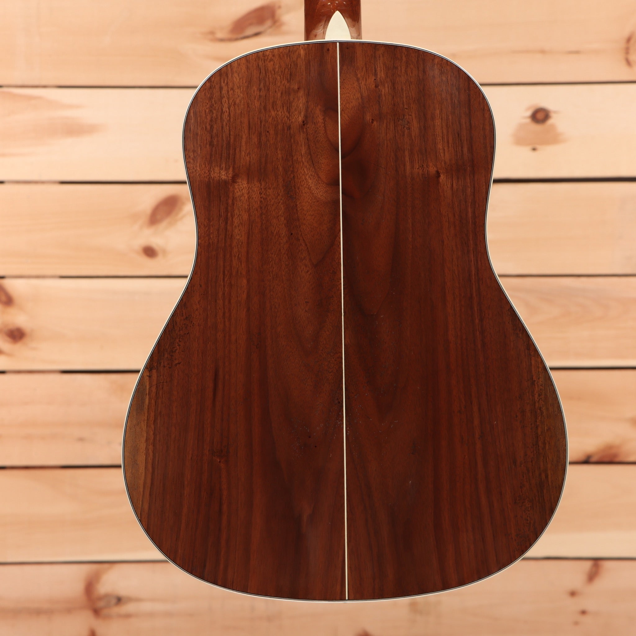 Eastman E22SS acoustic guitar sunburst finish with rosewood back and sides