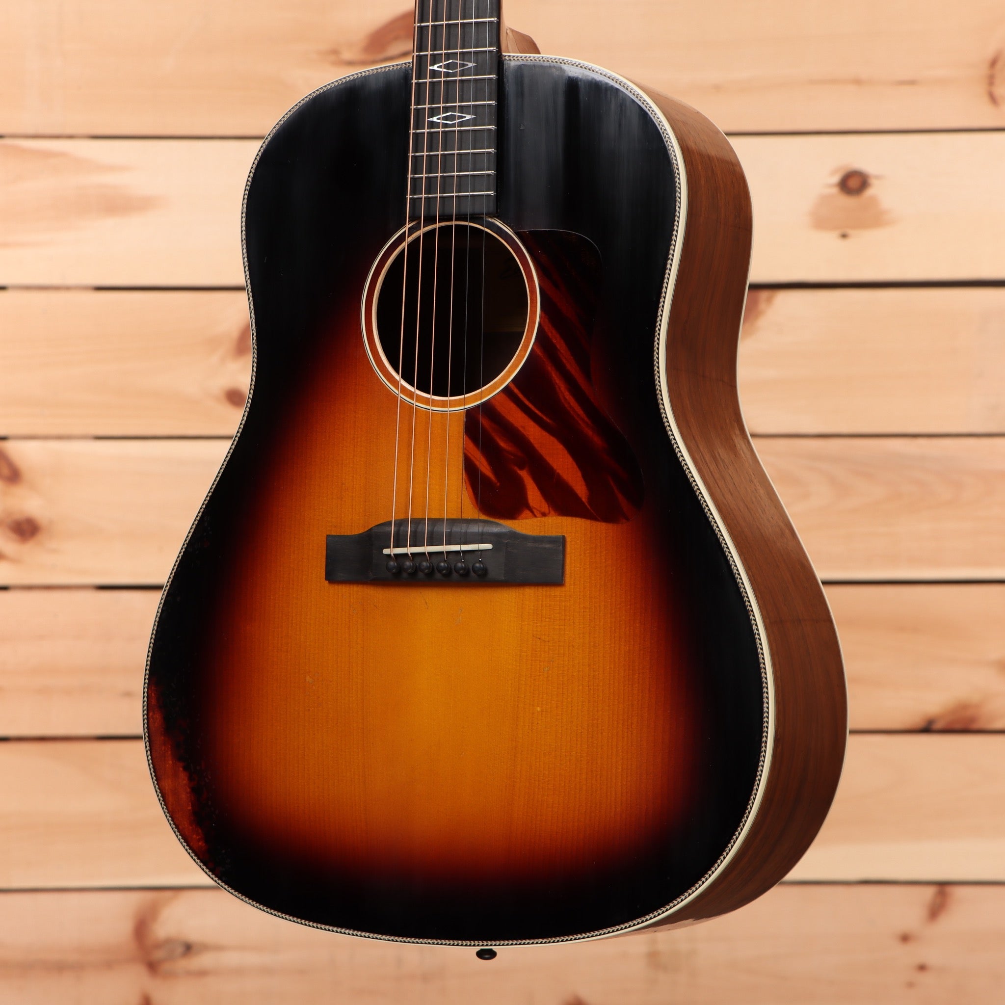 Eastman E22SS dreadnought acoustic guitar sunburst finish with white binding and black pickguard