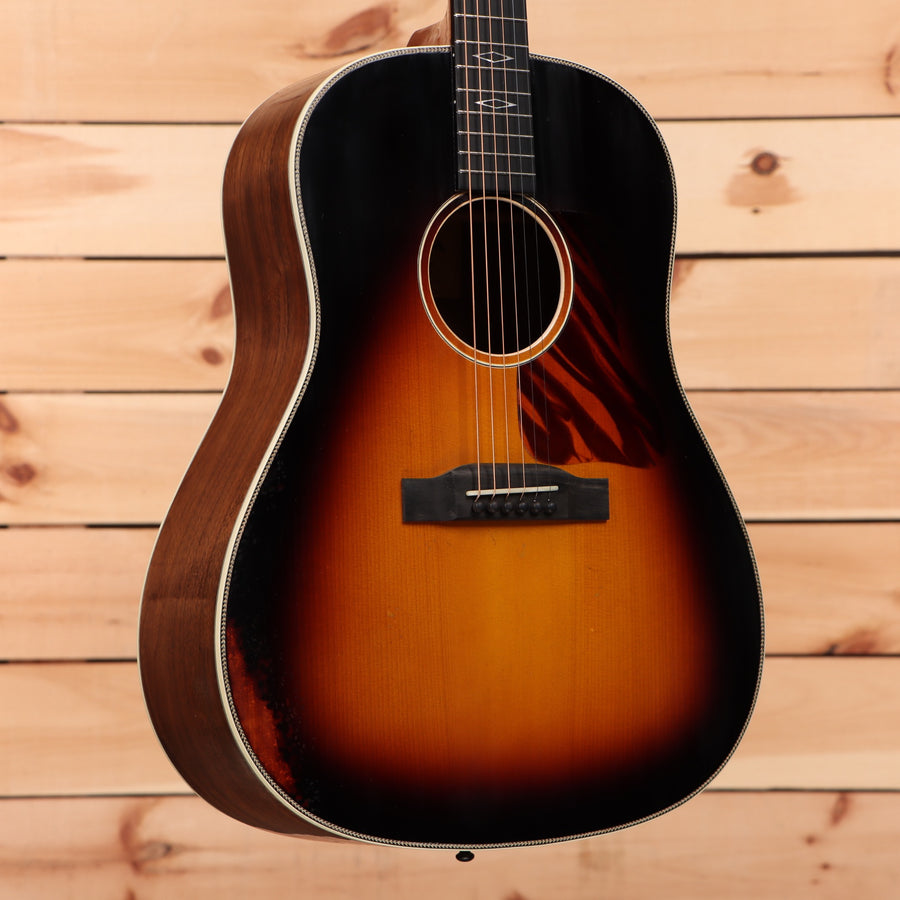 Eastman E22SS dreadnought acoustic guitar sunburst finish with white binding and rosewood back