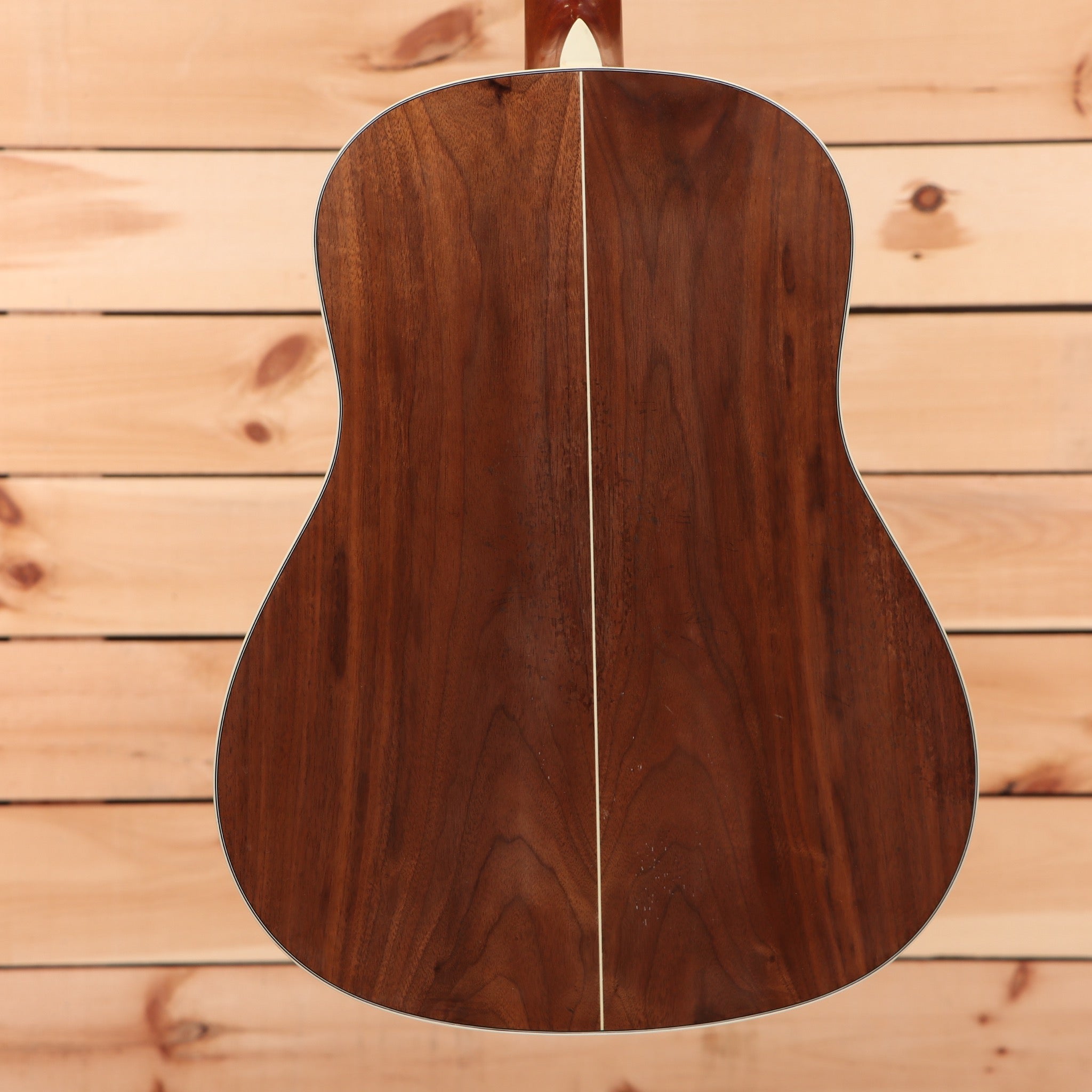 Eastman E22SS dreadnought acoustic guitar sunburst finish rosewood back and sides