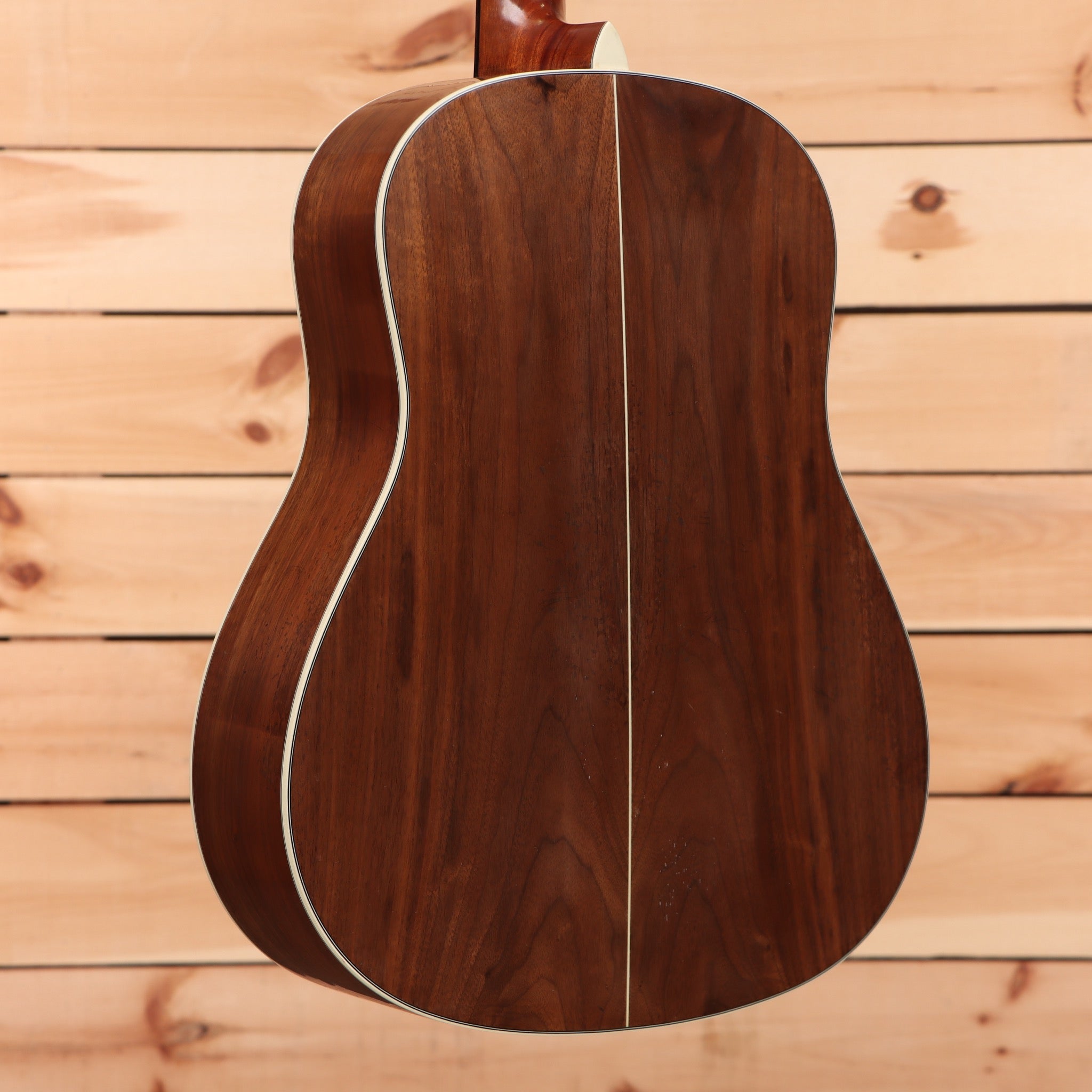 Eastman E22SS dreadnought acoustic guitar sunburst finish with white binding detail