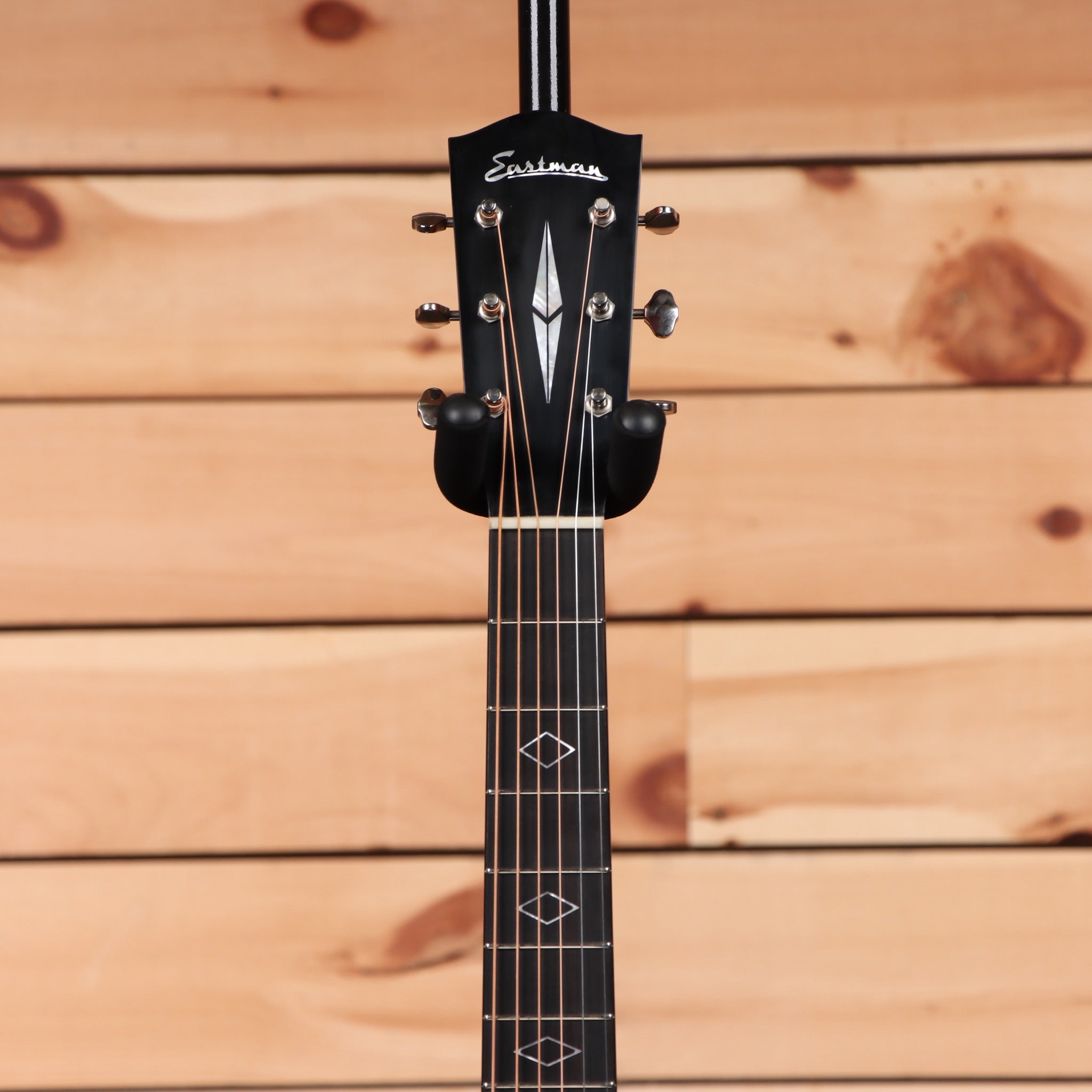 Eastman E22SS acoustic guitar sunburst finish with inlaid diamond fretboard markers