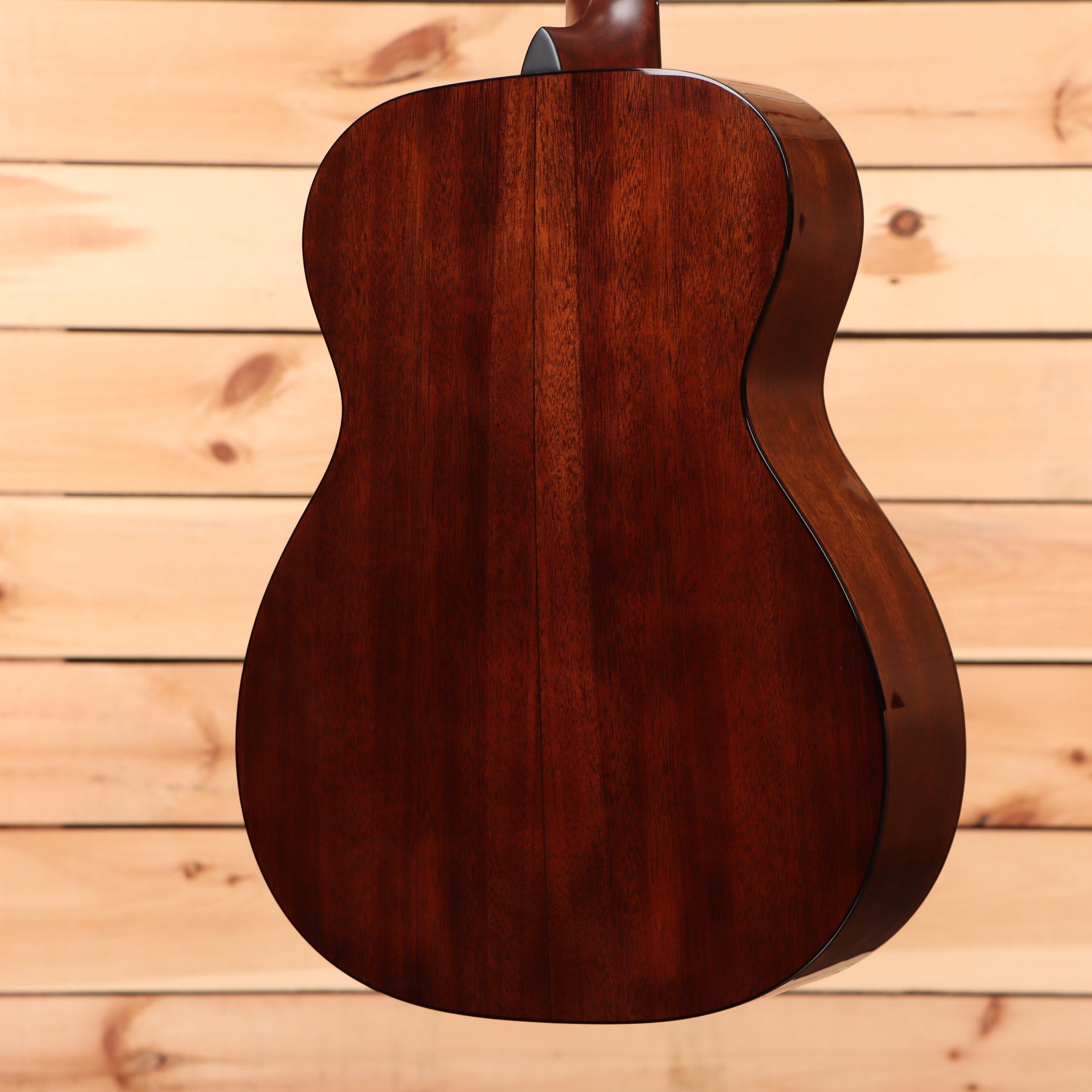 Martin 00-18 dreadnought acoustic guitar natural finish with solid wood back and sides