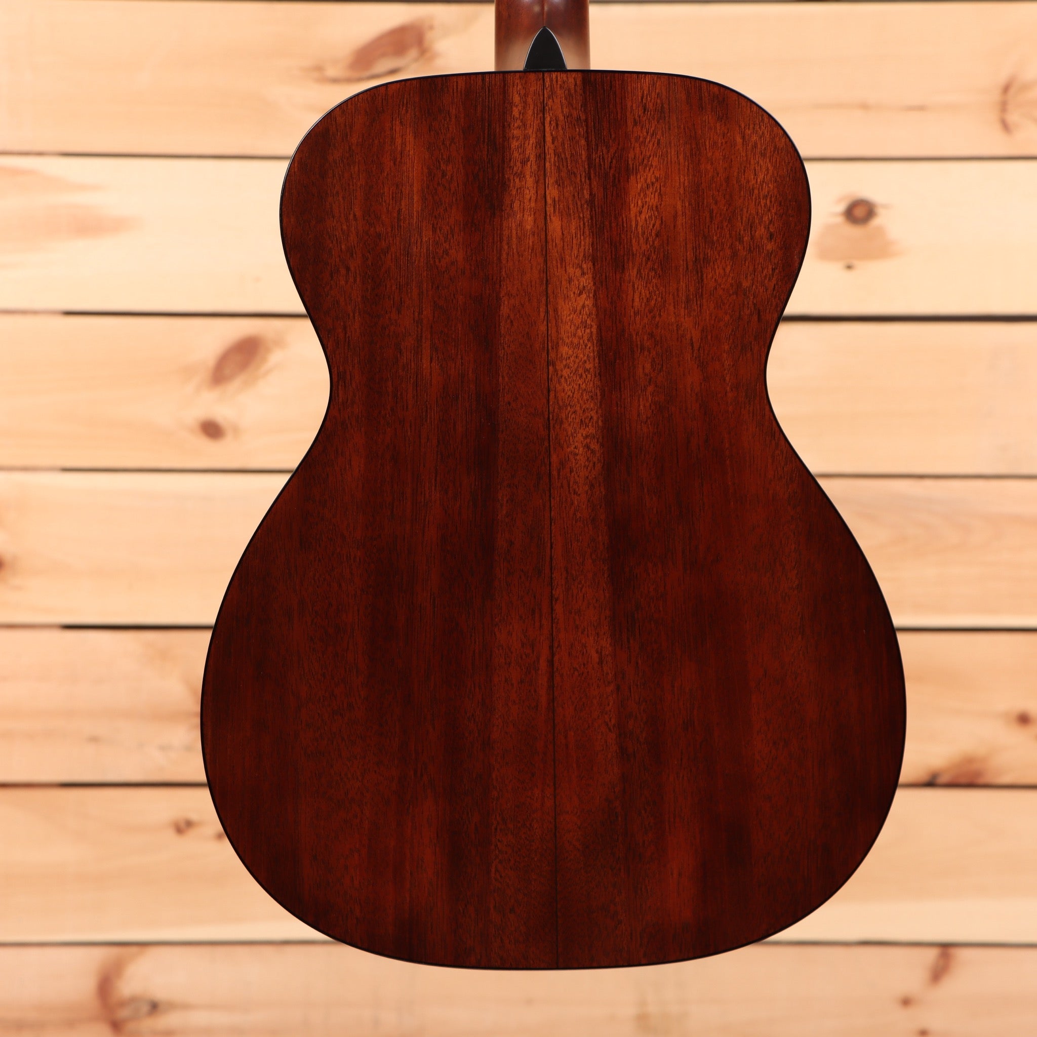 Martin 00-18 dreadnought acoustic guitar natural finish with solid wood back and sides