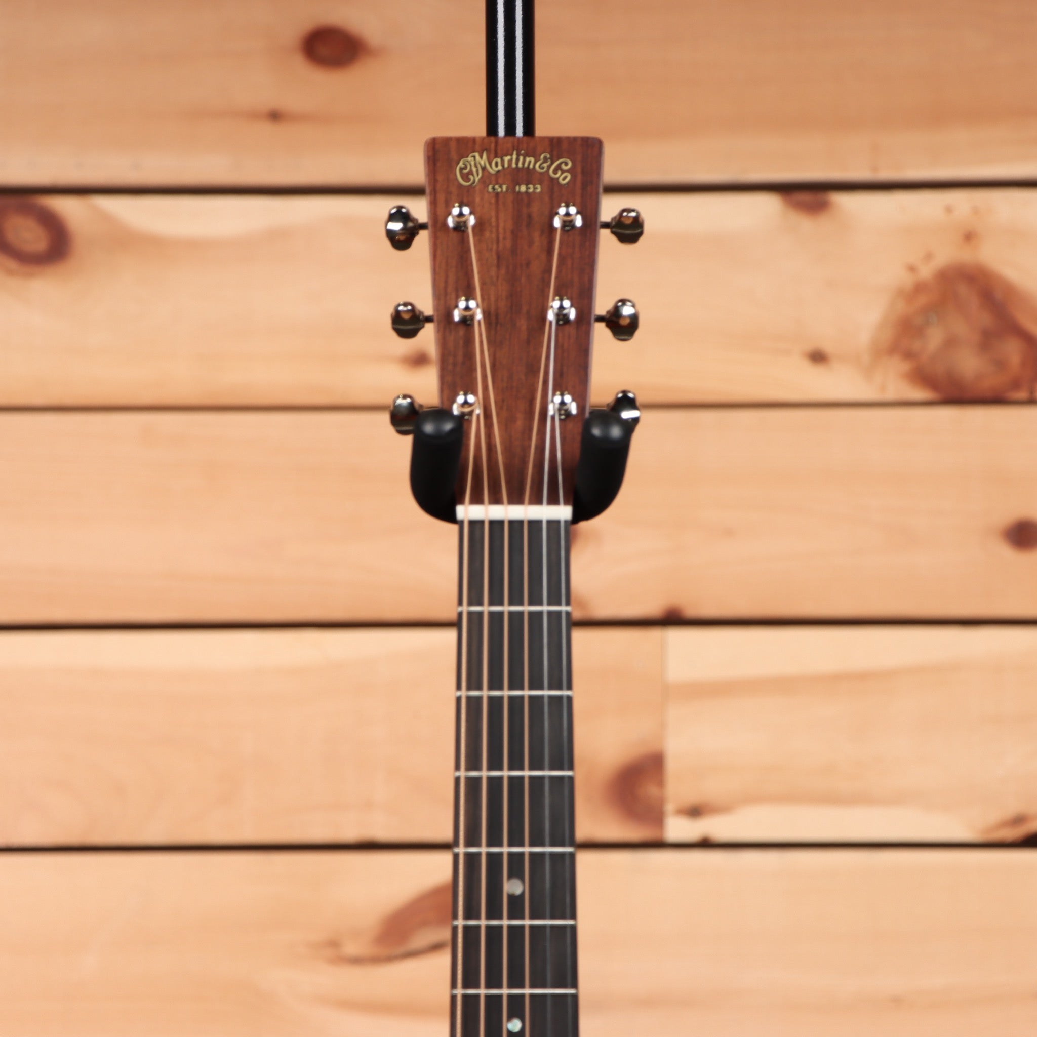 Martin 00-18 classical acoustic guitar natural finish with rosewood fretboard