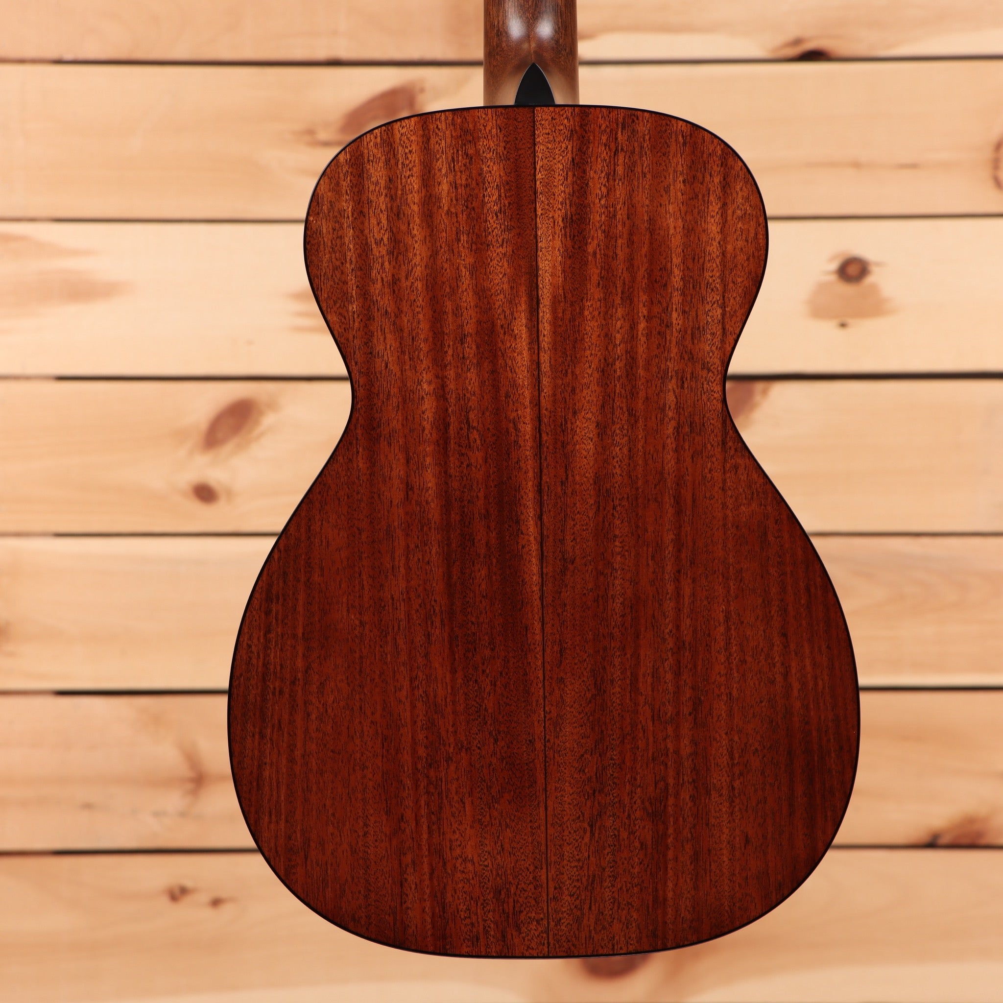 Martin 00-18 acoustic guitar natural finish with mahogany back and sides