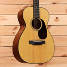 Martin 00-18 acoustic guitar natural finish with rosewood back and sides