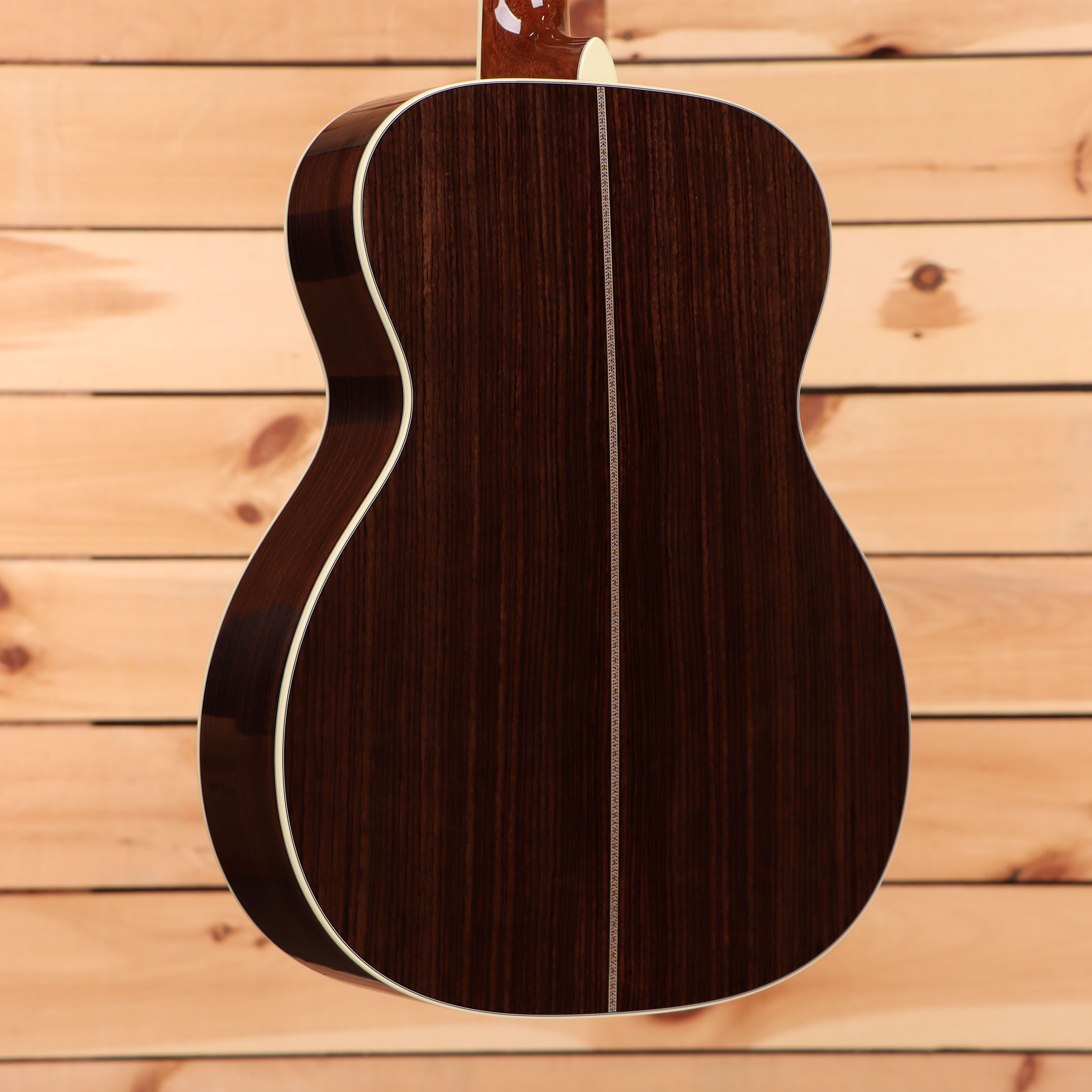 Martin 00-42 dreadnought acoustic guitar natural finish with white binding