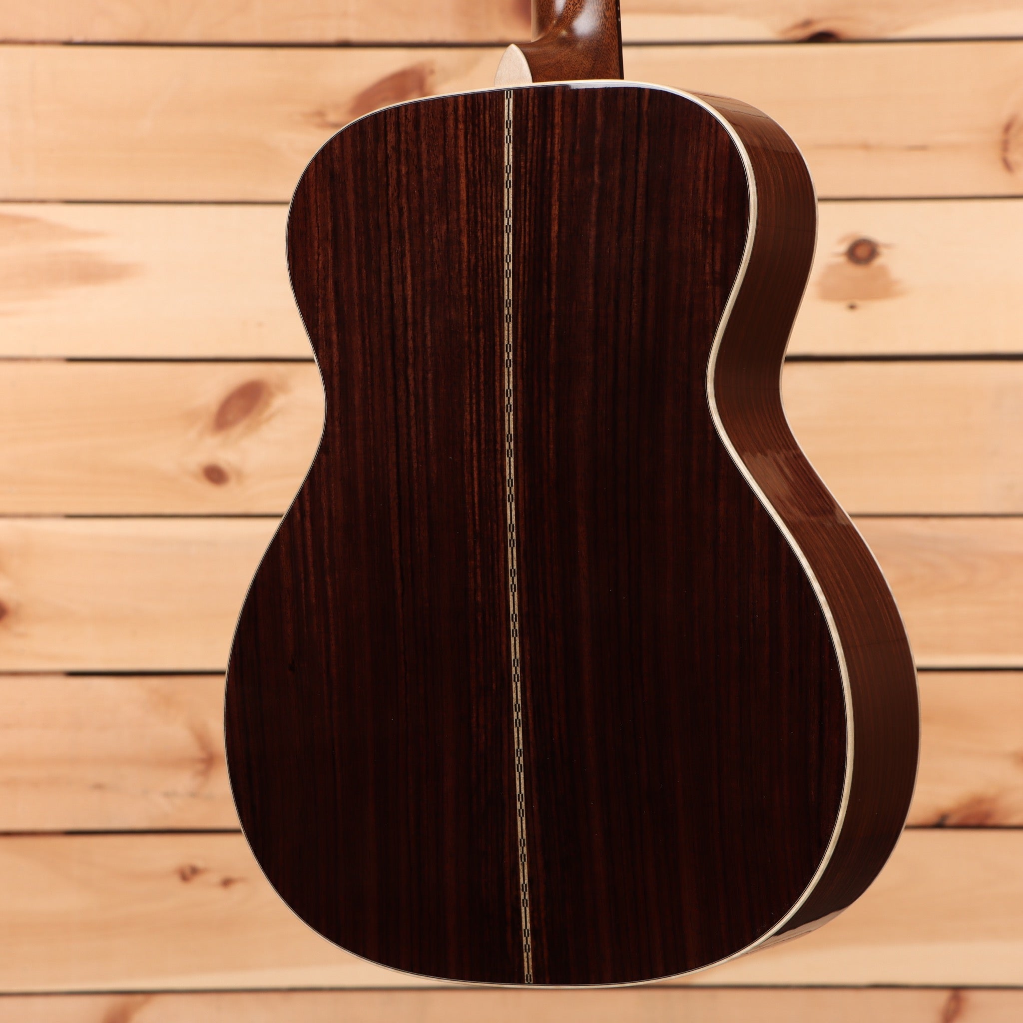 Martin 00-28 Brooke Ligertwood dreadnought acoustic guitar sunburst with white binding