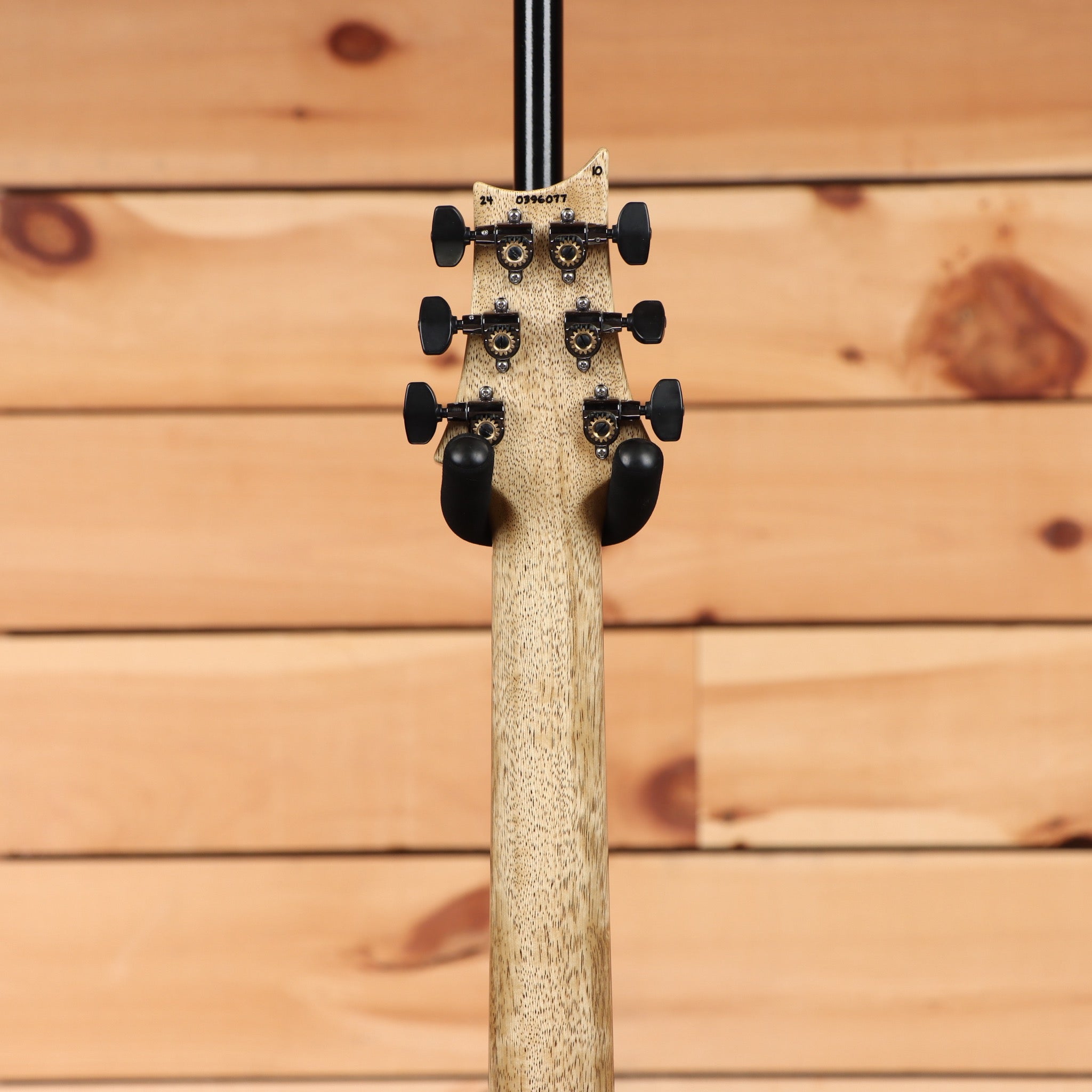 Paul Reed Smith Modern Eagle V Wood Library electric guitar Jade Quilt with black tuning machines