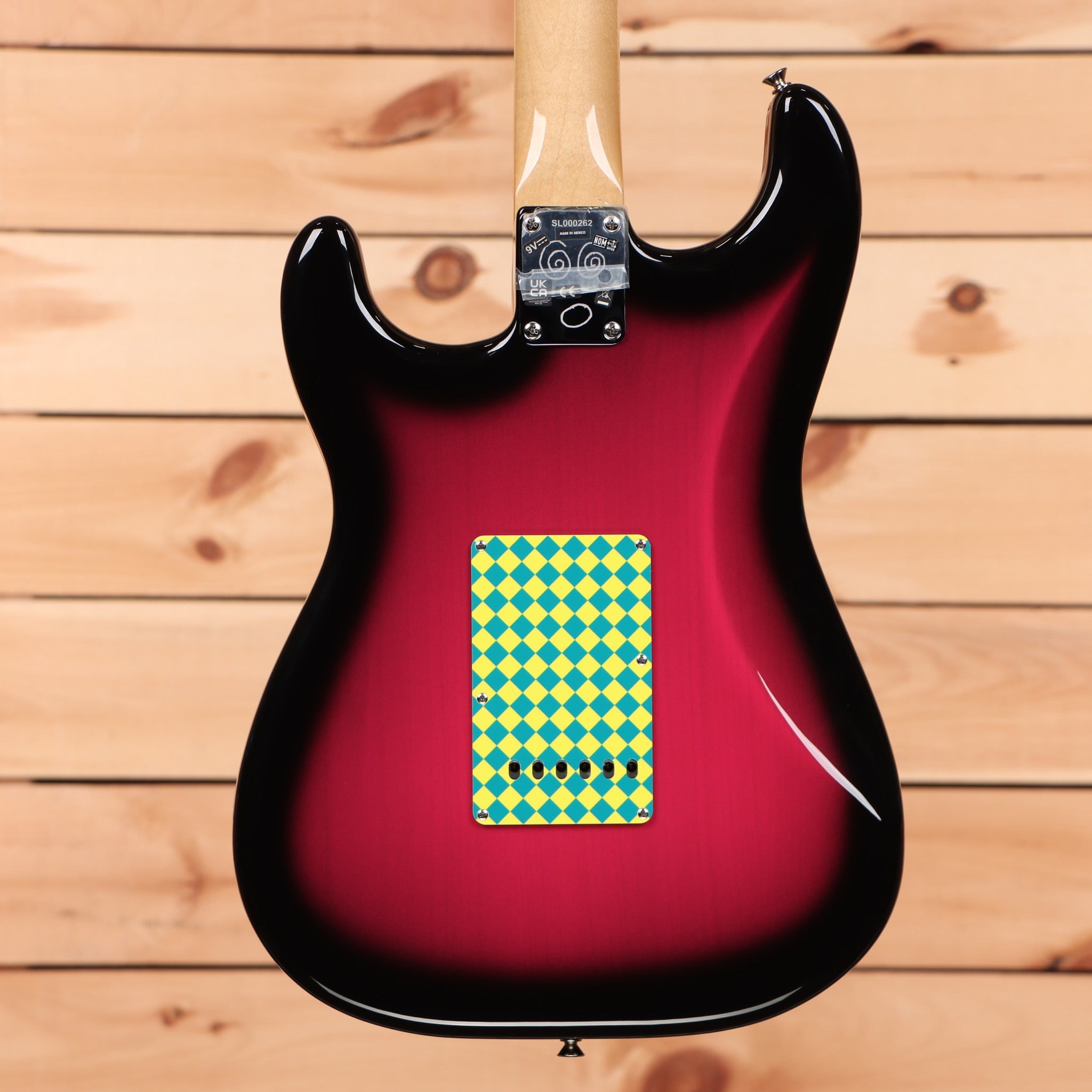 Fender Steve Lacy People Pleaser Stratocaster electric guitar Chaos Burst with yellow-teal diamond pickguard