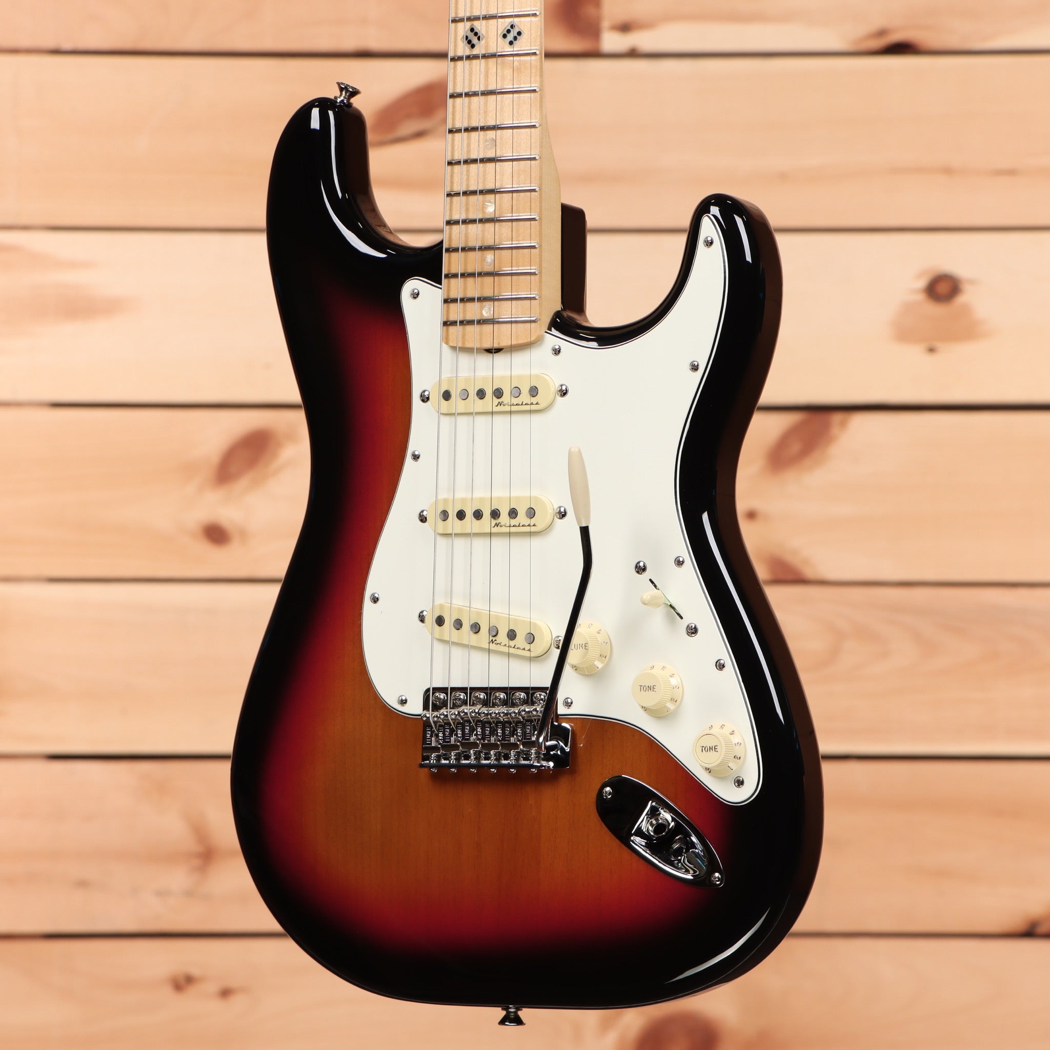 Fender Steve Lacy People Pleaser Stratocaster electric guitar Chaos Burst with white pickguard and single-coil pickups