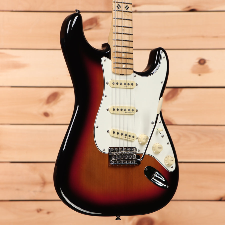 Fender Steve Lacy People Pleaser Stratocaster electric guitar Chaos Burst with white pickguard and single-coil pickups