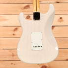 Fender Custom Shop Vintage Custom 1957 Stratocaster electric guitar Aged White Blonde with single-coil pickups