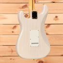 Fender Custom Shop Vintage Custom 1957 Stratocaster electric guitar Aged White Blonde with single-coil pickups