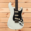 Fender Custom Shop Postmodern Stratocaster Journeyman Relic electric guitar Olympic White with single-coil pickups