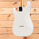 Fender Custom Shop Vintage Custom 1955 Hardtail Stratocaster electric guitar Time Capsule Aged White Blonde with single-coil pickups