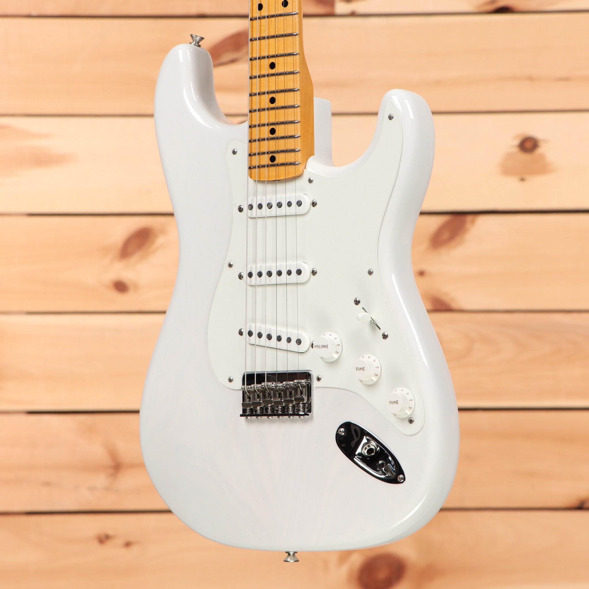 Fender Custom Shop Vintage Custom 1955 Hardtail Stratocaster electric guitar Aged White Blonde with maple neck