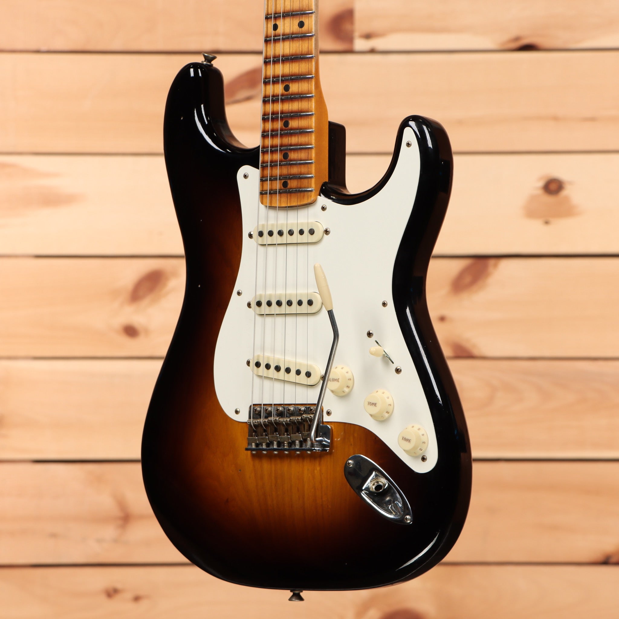 Fender Custom Shop 1956 Stratocaster Journeyman Relic electric guitar two-color sunburst with maple fretboard