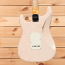 Fender Custom Shop Late 1962 Stratocaster Relic electric guitar Super Faded Aged Shell Pink with single-coil pickups
