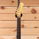 Fender Custom Shop Late-1962 Stratocaster Relic electric guitar super faded aged shell pink with single-coil pickups