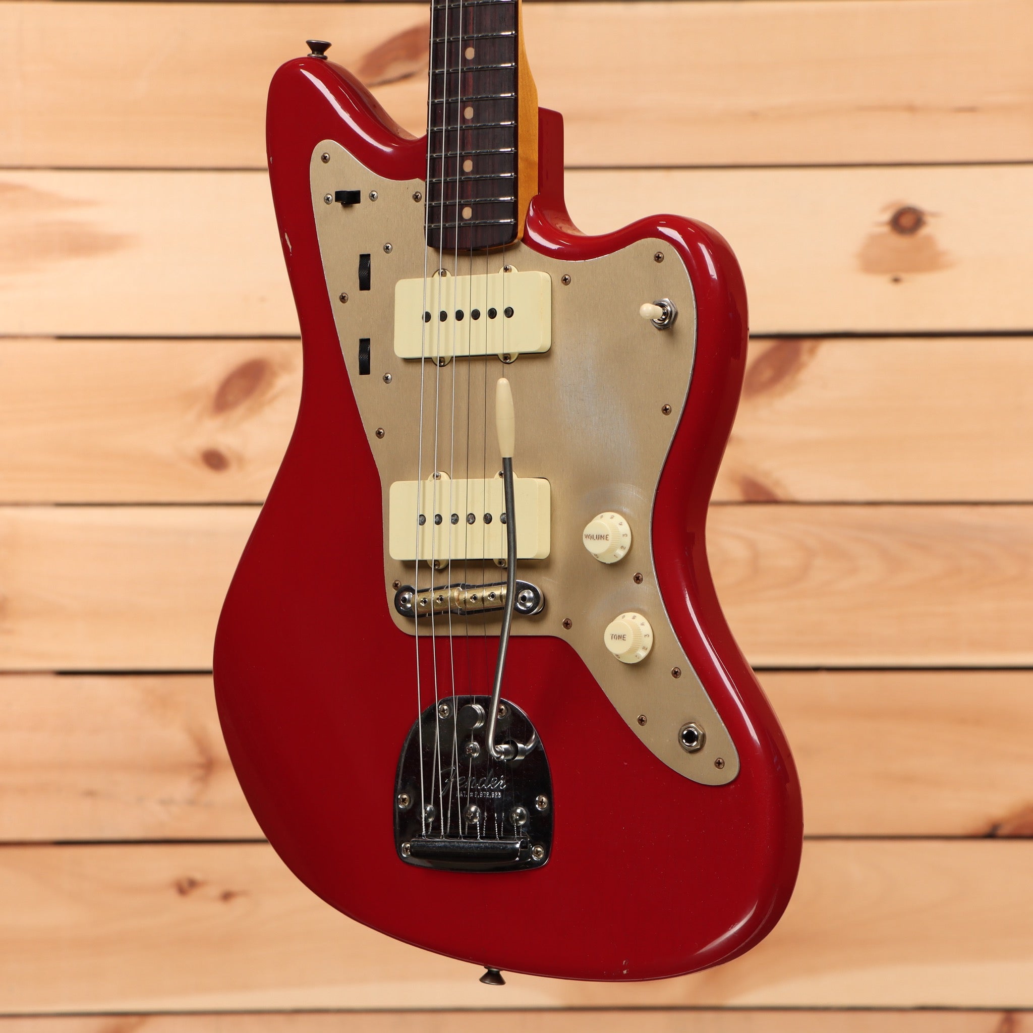 Fender Custom Shop 1959 Jazzmaster electric guitar Dakota Red with dual single-coil pickups and cream pickguard