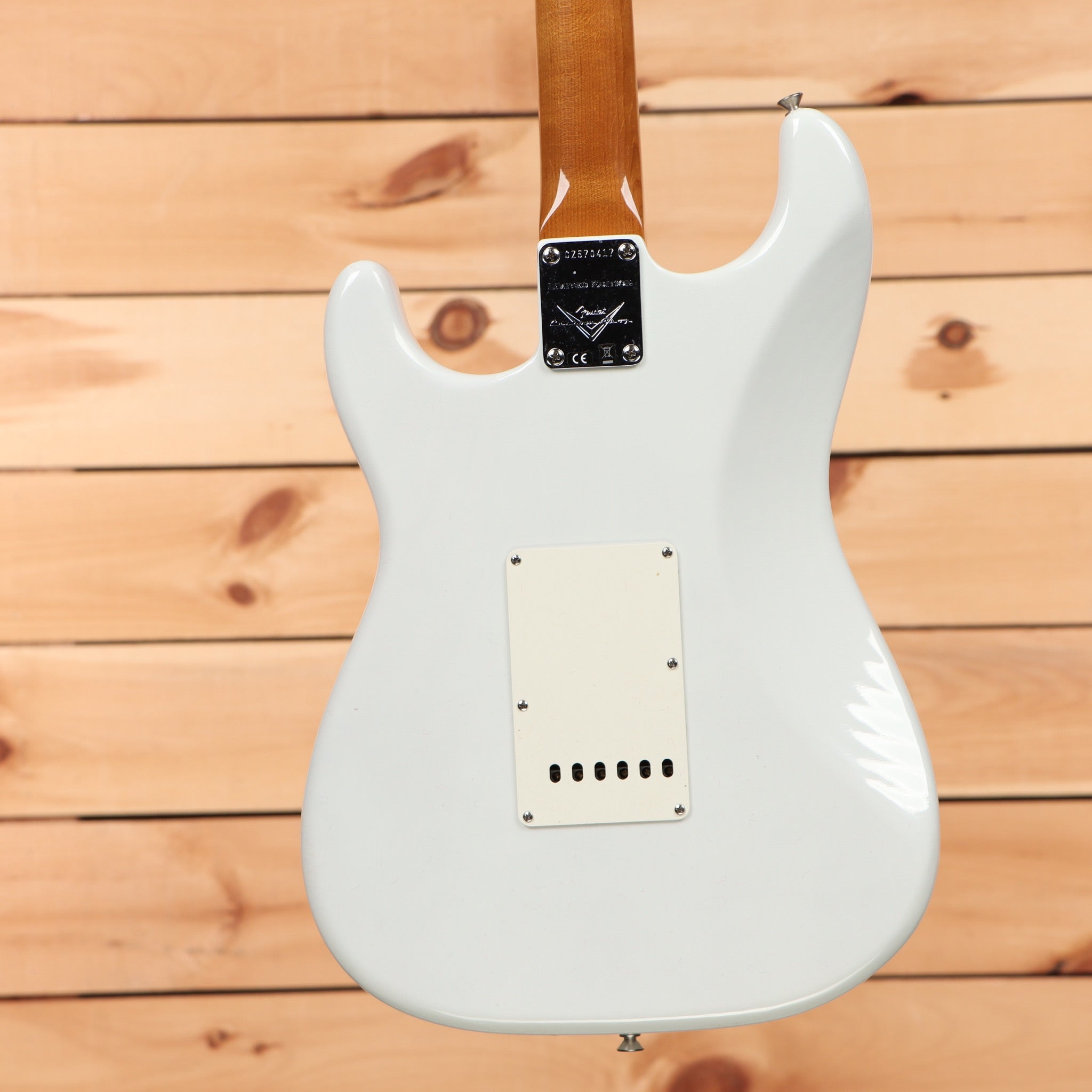 Fender Custom Shop Limited Roasted Pine Stratocaster Deluxe electric guitar White Blonde with single-coil pickups