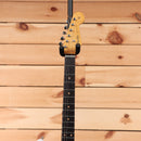 Fender Custom Shop Limited Roasted Pine Stratocaster Deluxe electric guitar White Blonde with maple neck and single-coil pickups
