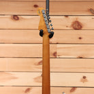 Fender Custom Shop Limited Roasted Pine Stratocaster Deluxe electric guitar White Blonde with maple neck and chrome tuning machines