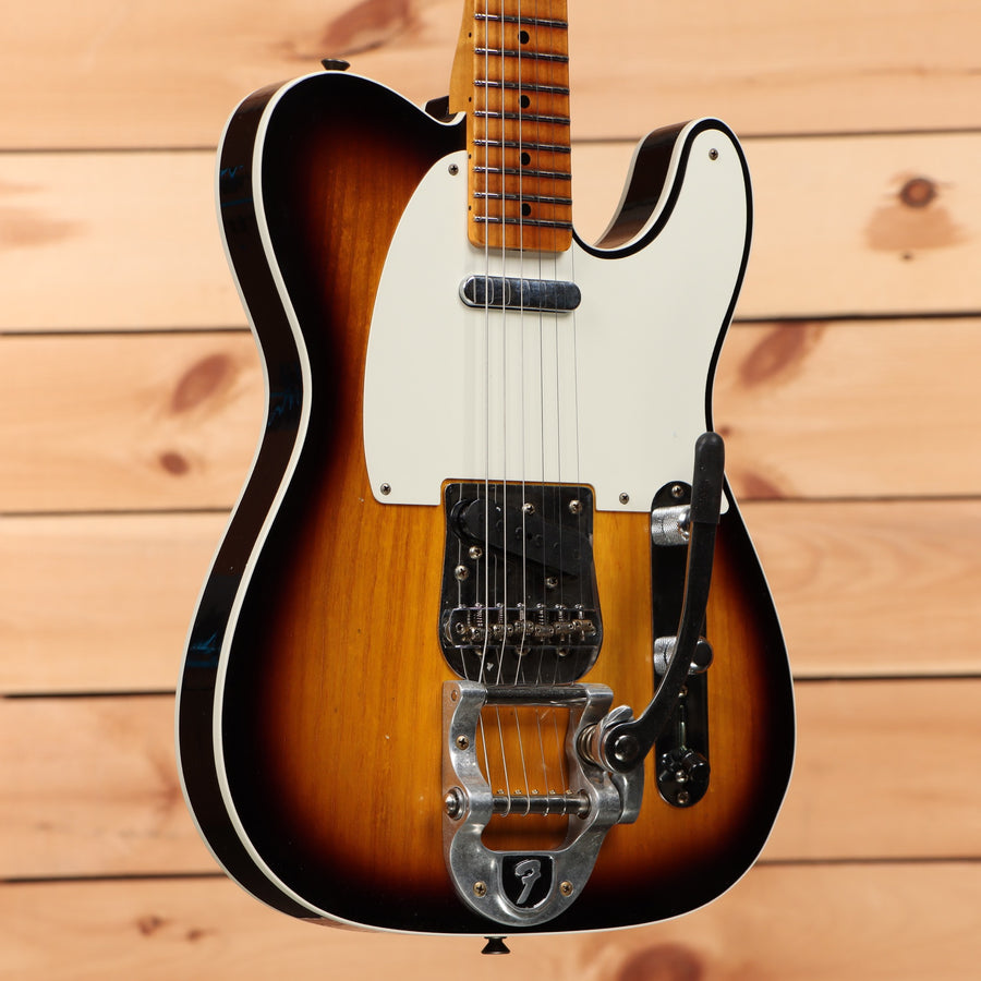 Fender Custom Shop Limited Twisted Telecaster Custom Journeyman Relic electric guitar 2-color sunburst with vintage-style tremolo bridge