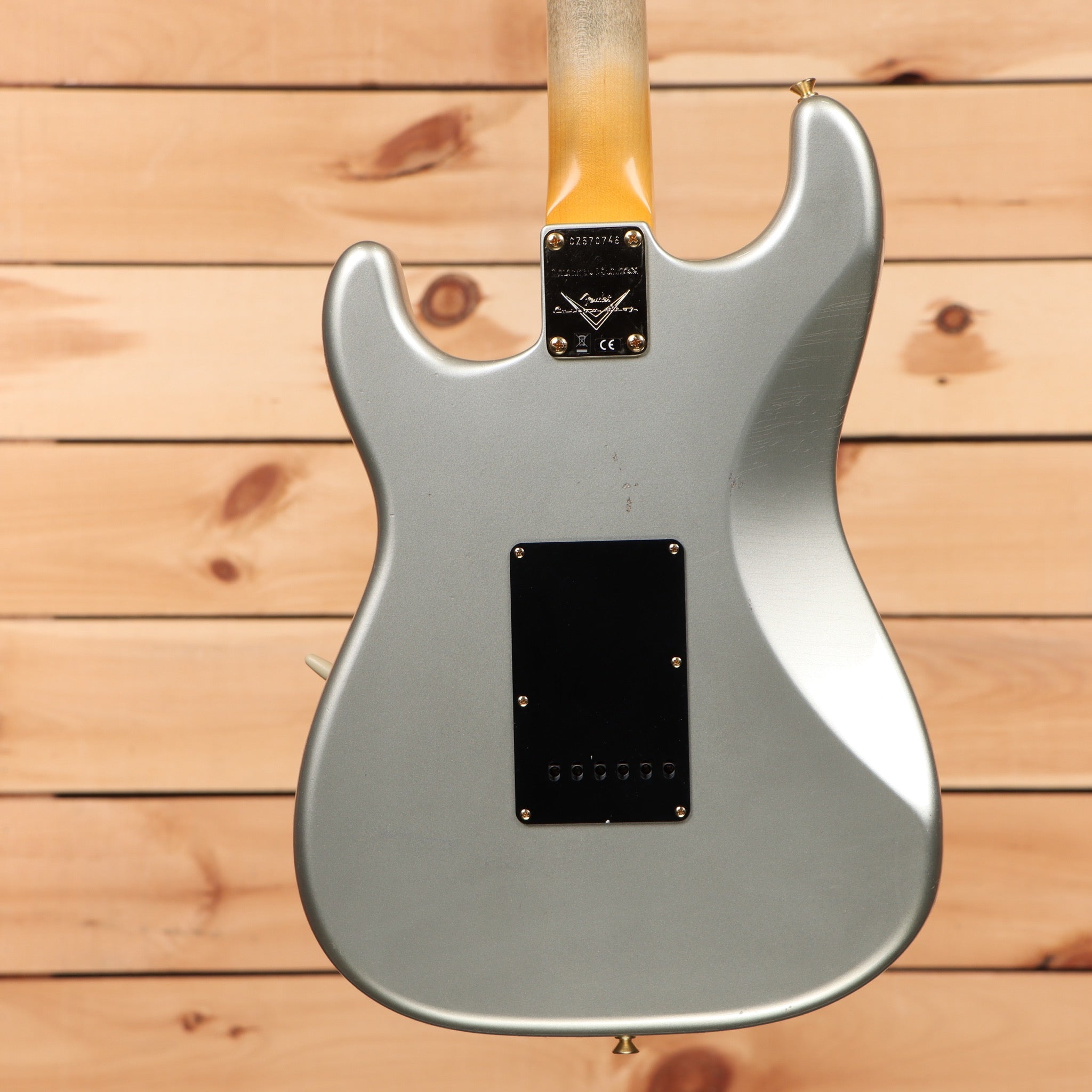 Fender Custom Shop Limited 1965 Dualmag Stratocaster Journeyman Relic electric guitar Aged Inca Silver with black pickguard