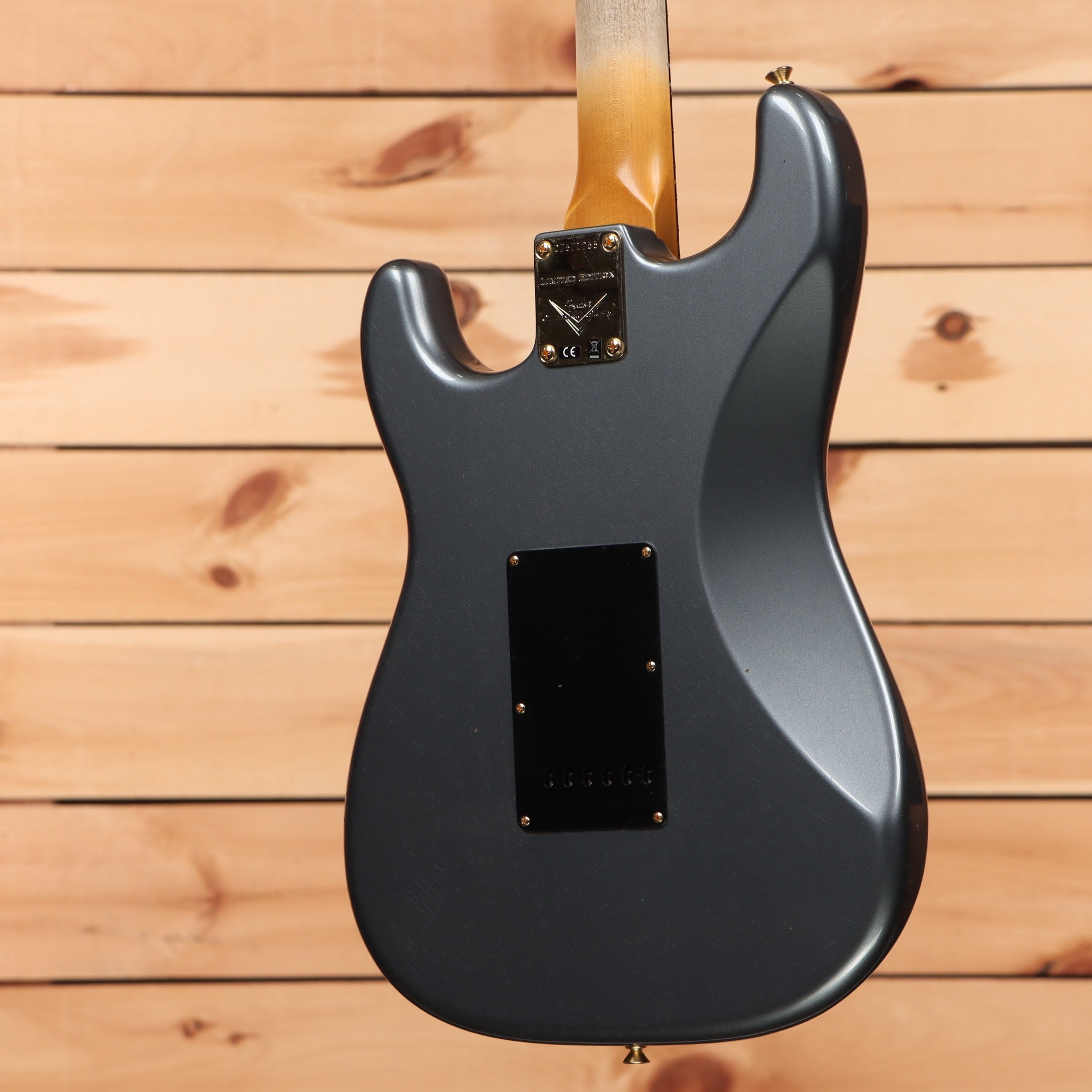 Fender Custom Shop 1965 Dual Mag Stratocaster electric guitar Charcoal Frost Metallic Journeyman Relic with single-coil pickups