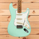 Fender Custom Shop Postmodern Stratocaster Journeyman Relic electric guitar Aged Surf Green with single-coil pickups