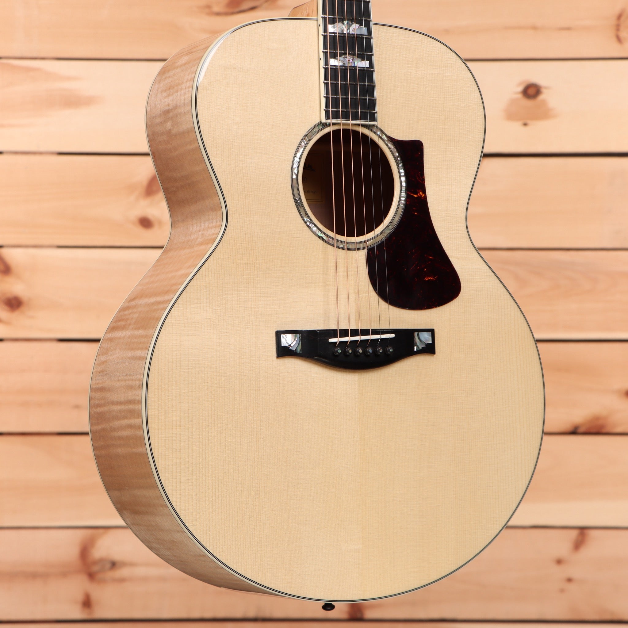 Eastman AC630-BD natural acoustic guitar dreadnought with dark tortoiseshell pickguard