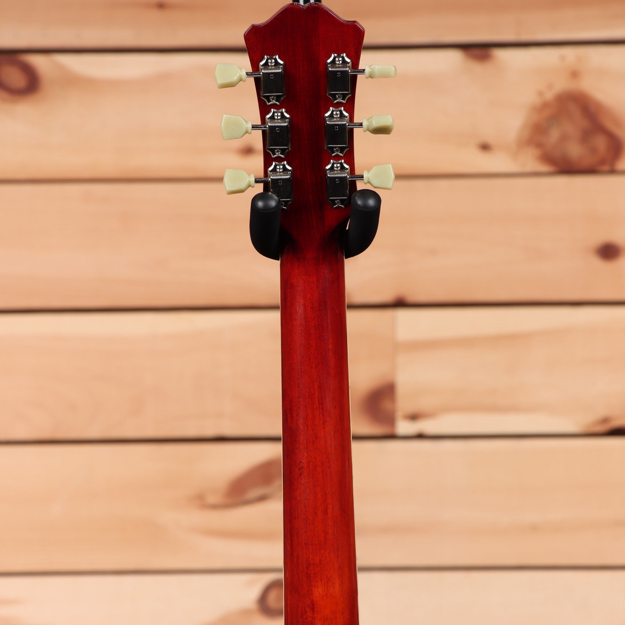 Eastman T184MX classic electric guitar red finish with vintage-style tuning machines