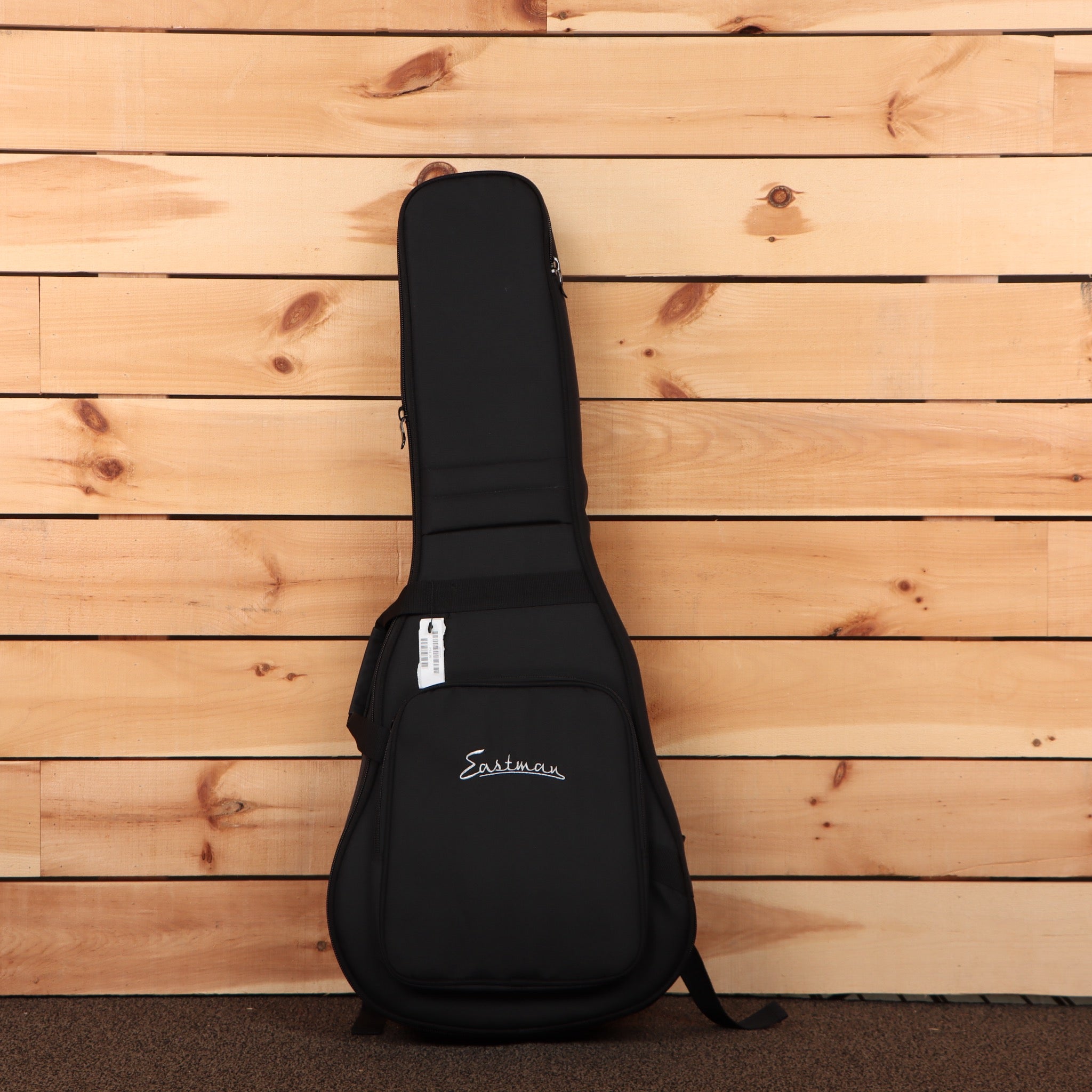 Eastman ACTG1 classical guitar gig bag black with shoulder straps