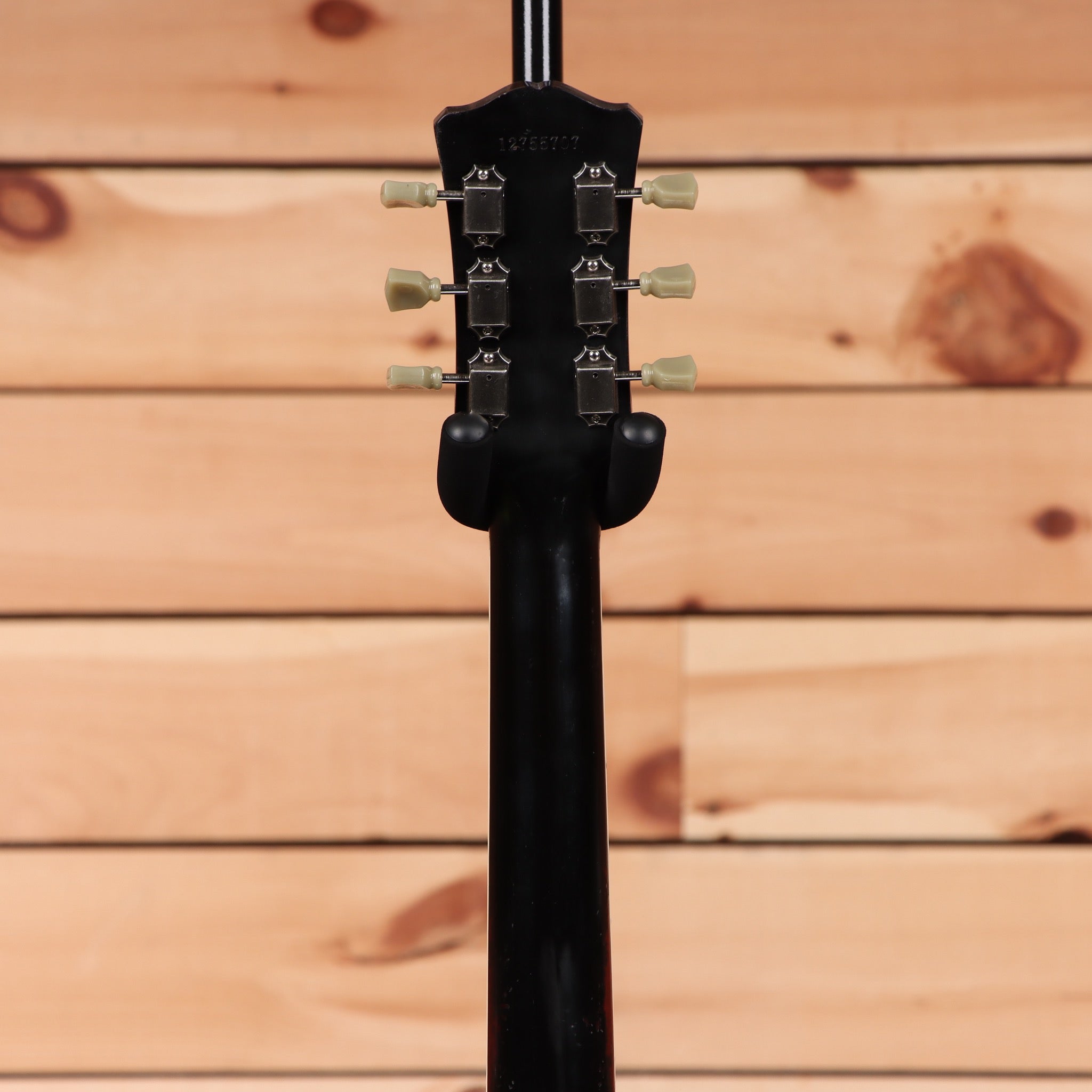 Eastman SB59-V semi-hollow electric guitar black with P90 pickups and vintage-style tuning pegs