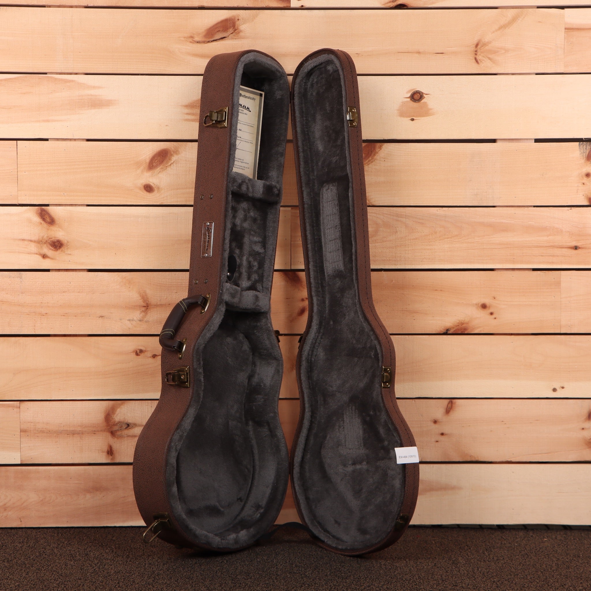 Eastman SB59-V semi-hollow electric guitar case brown leather with black plush interior