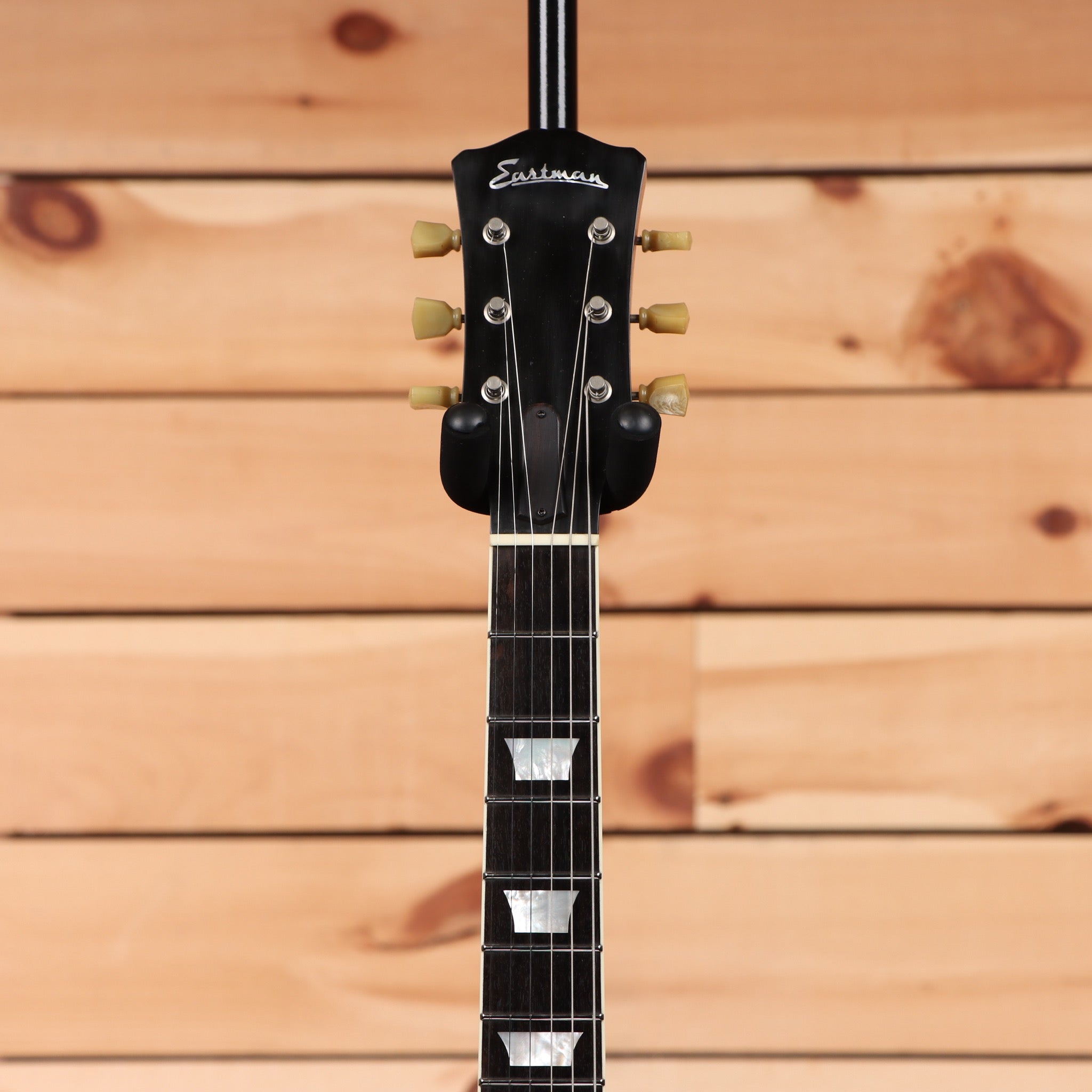 Eastman SB59LV semi-hollow electric guitar Antique Goldburst with cream binding and gold tuners