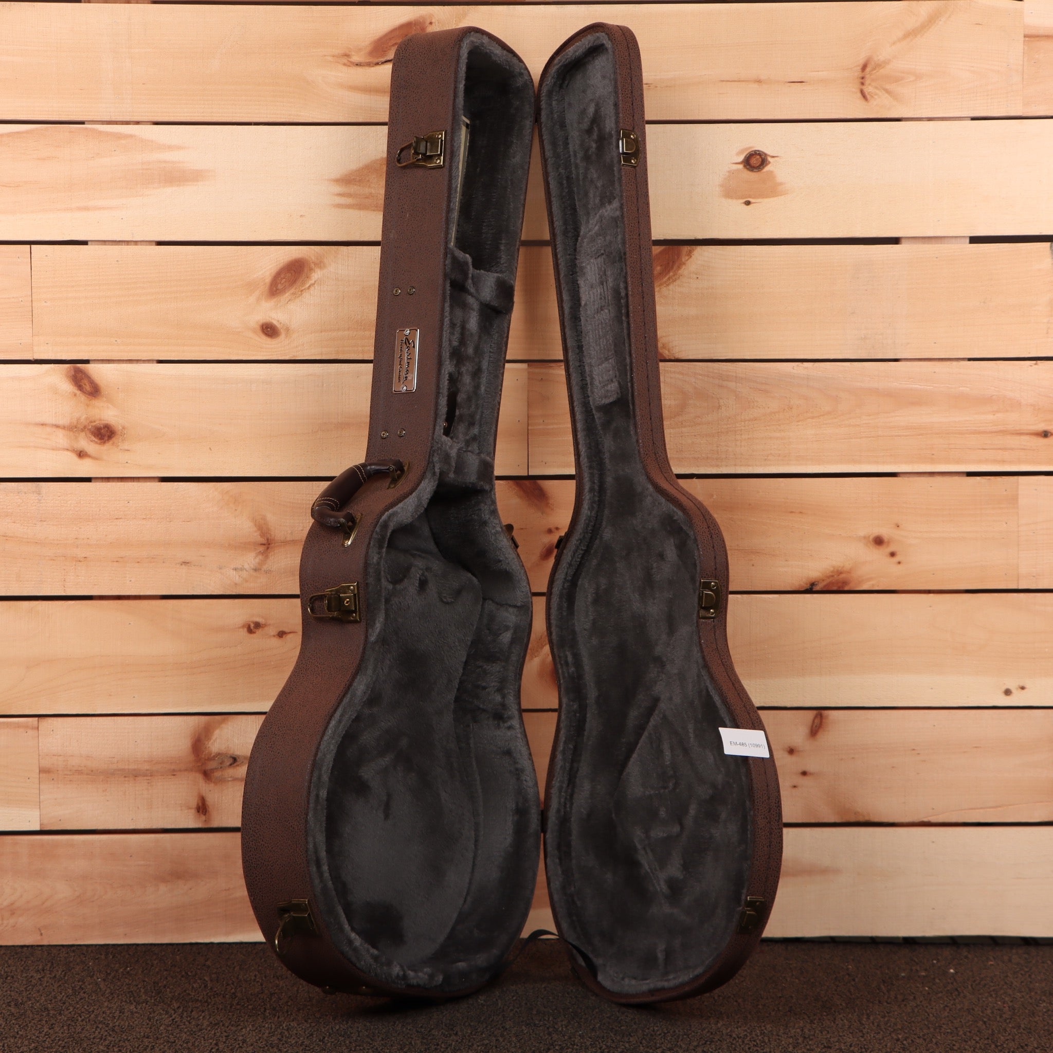 Eastman T64-V antique goldburst semi-hollow electric guitar with brown leather case and black velvet interior