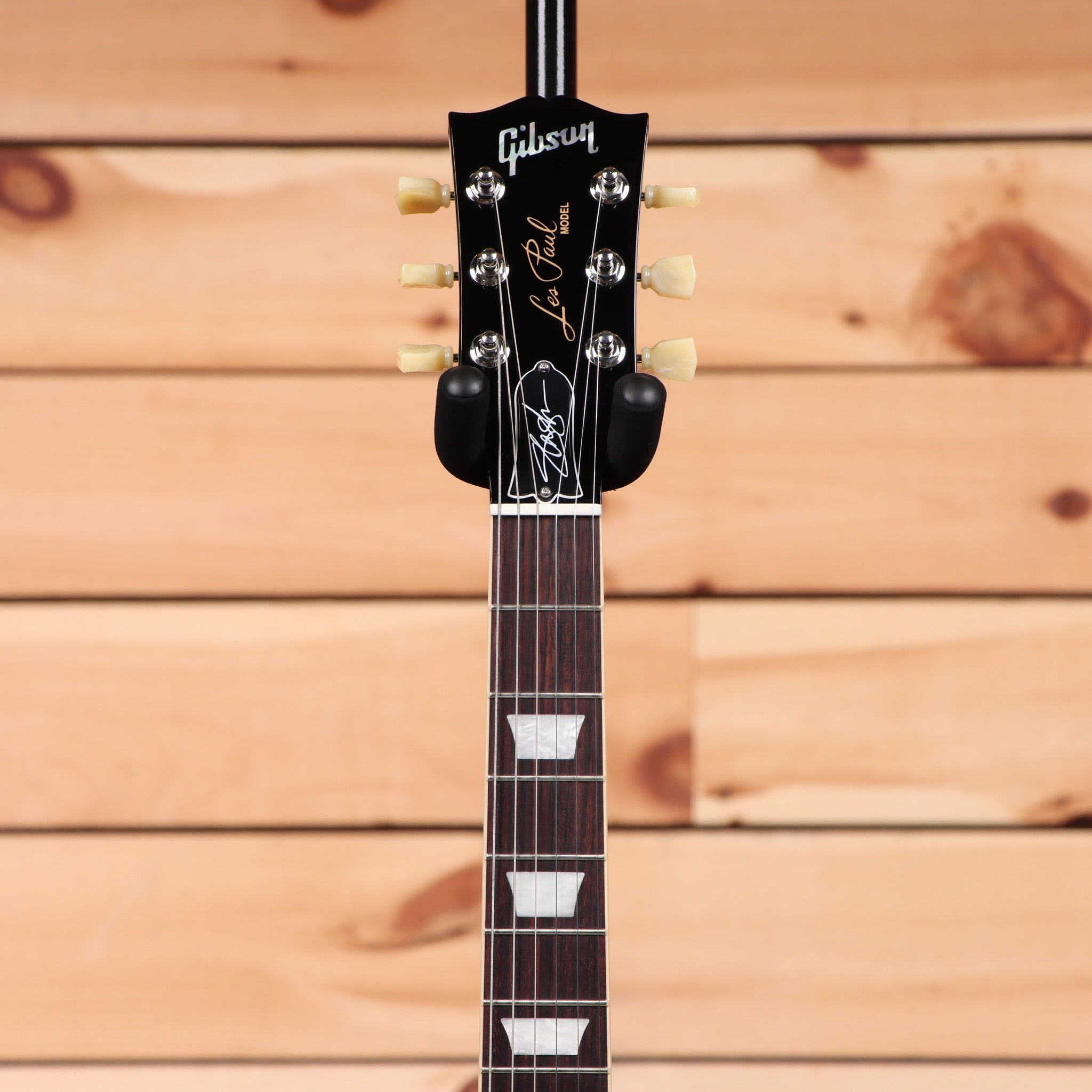 Gibson Slash Victoria Les Paul Standard electric guitar goldtop finish with dual humbuckers