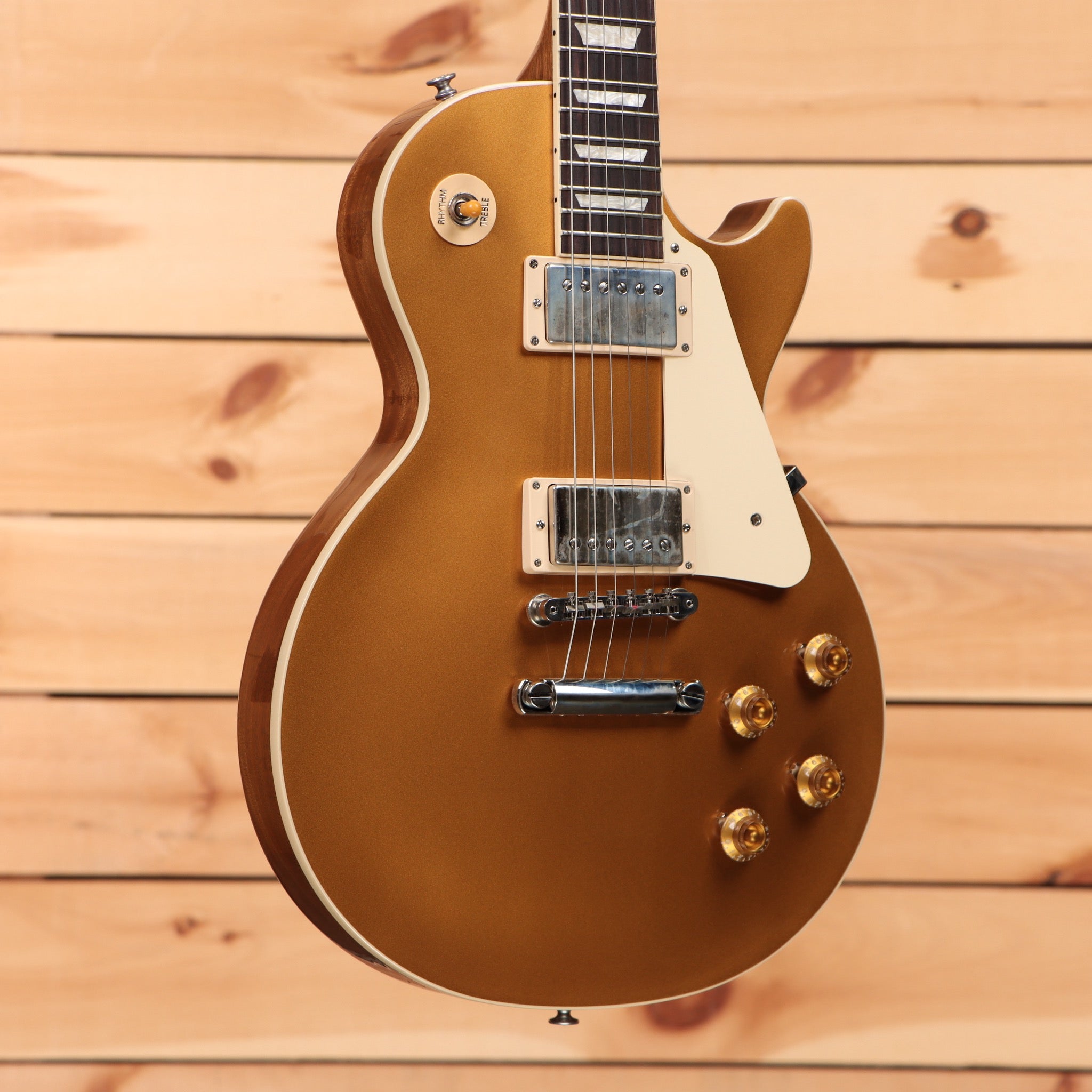 Gibson Les Paul Standard 50s Gold Top electric guitar with dual humbucker pickups and gold hardware